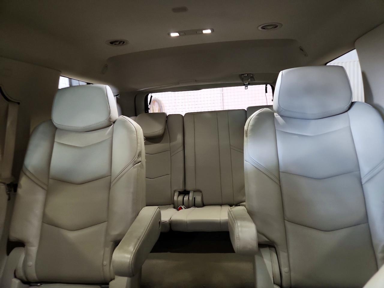 2015 Cadillac Escalade Luxury Белый vin: 1GYS4MKJ2FR690519