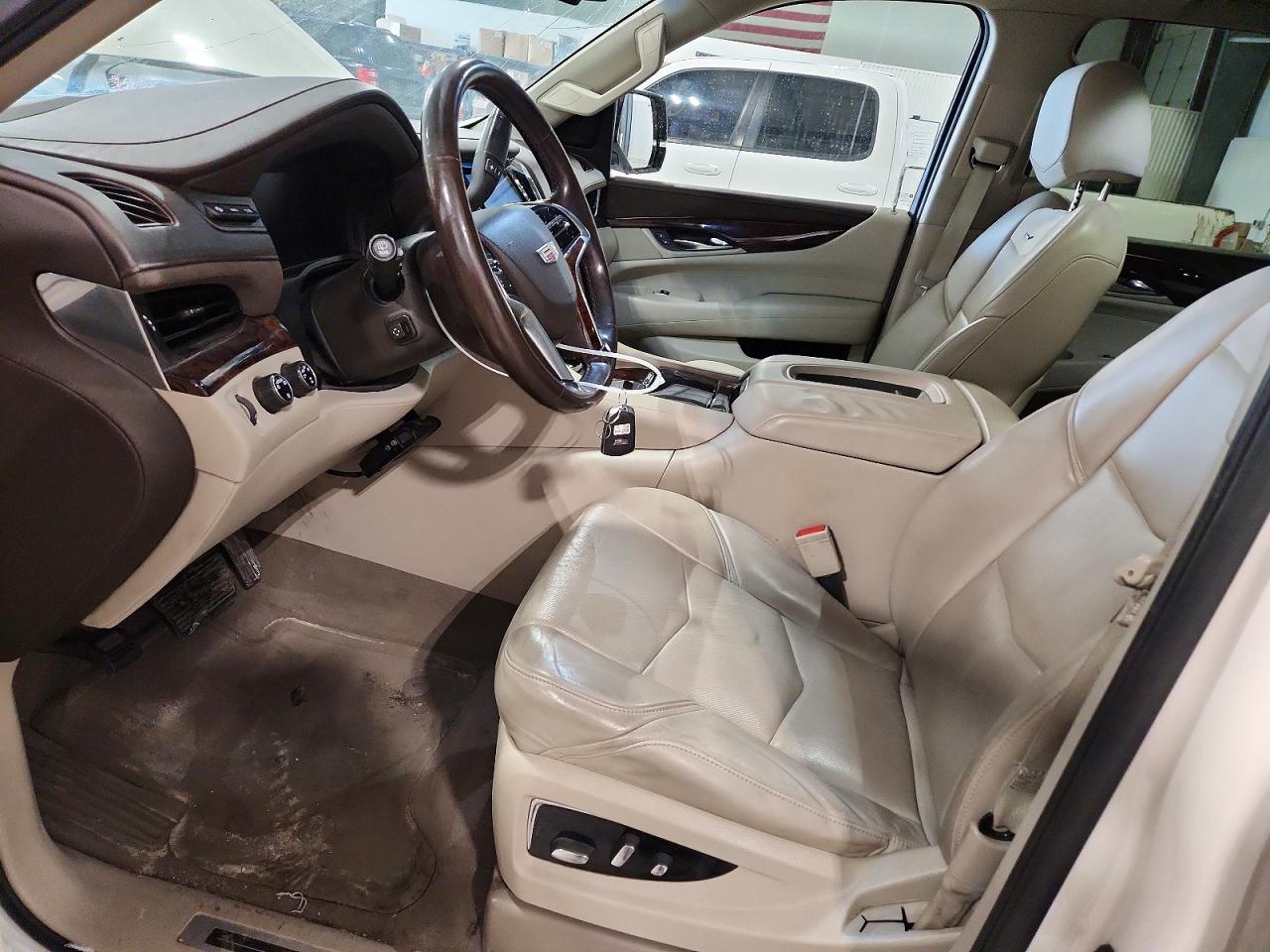 2015 Cadillac Escalade Luxury Белый vin: 1GYS4MKJ2FR690519