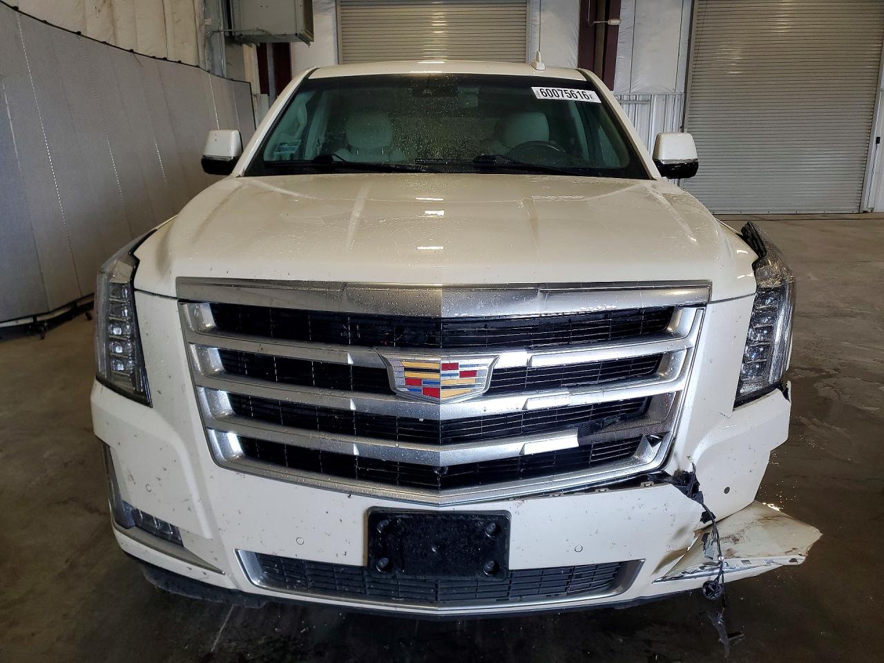 2015 Cadillac Escalade Luxury Белый vin: 1GYS4MKJ3FR712284
