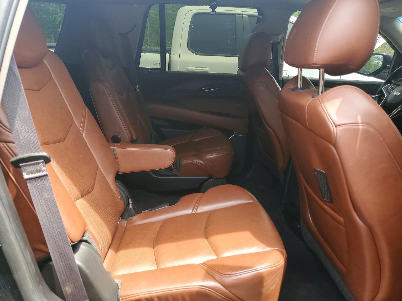 2015 Cadillac Escalade Luxury Черный vin: 1GYS4MKJ5FR552344