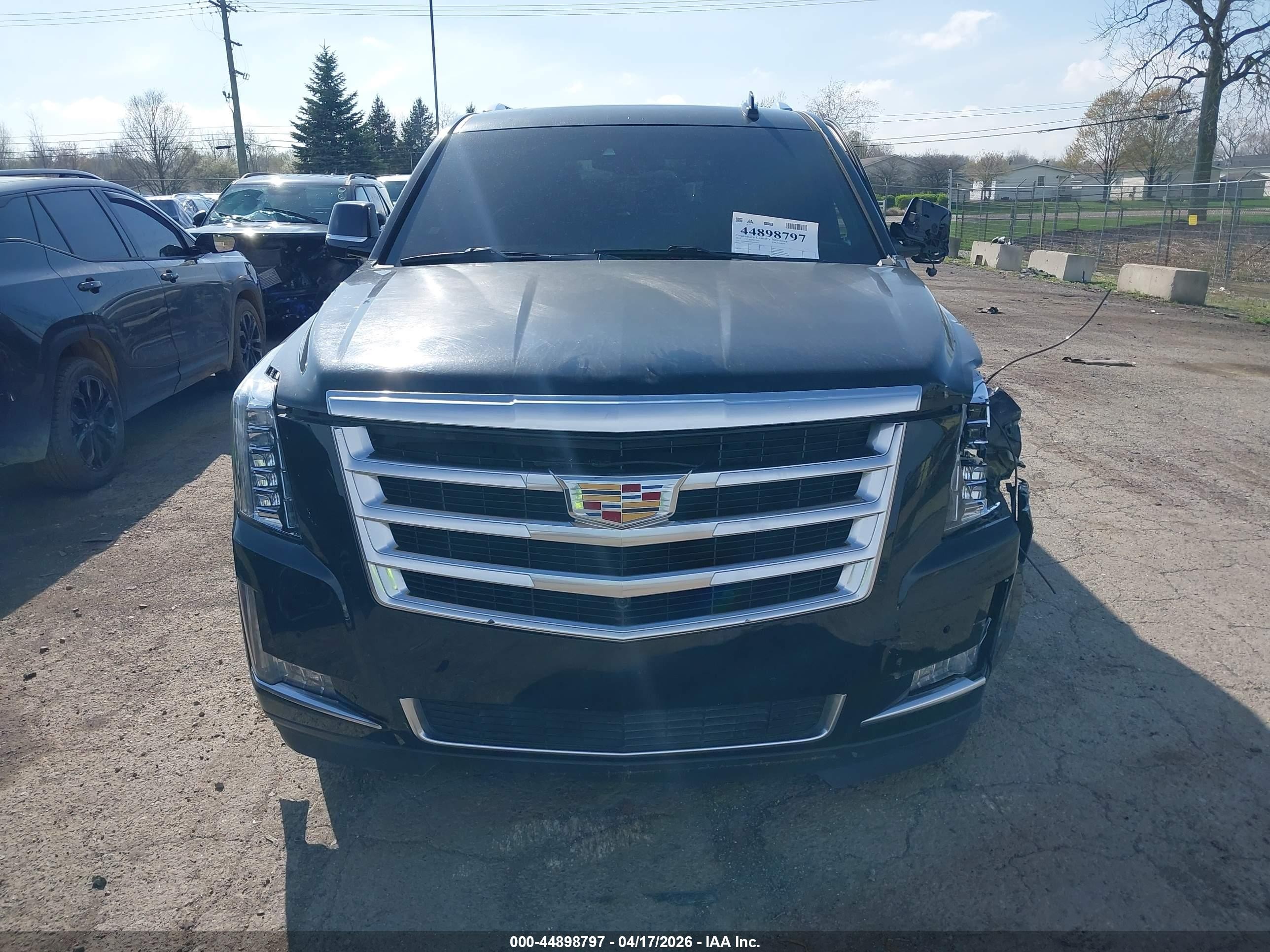 2015 Cadillac Escalade Luxury Black vin: 1GYS4MKJ5FR567071