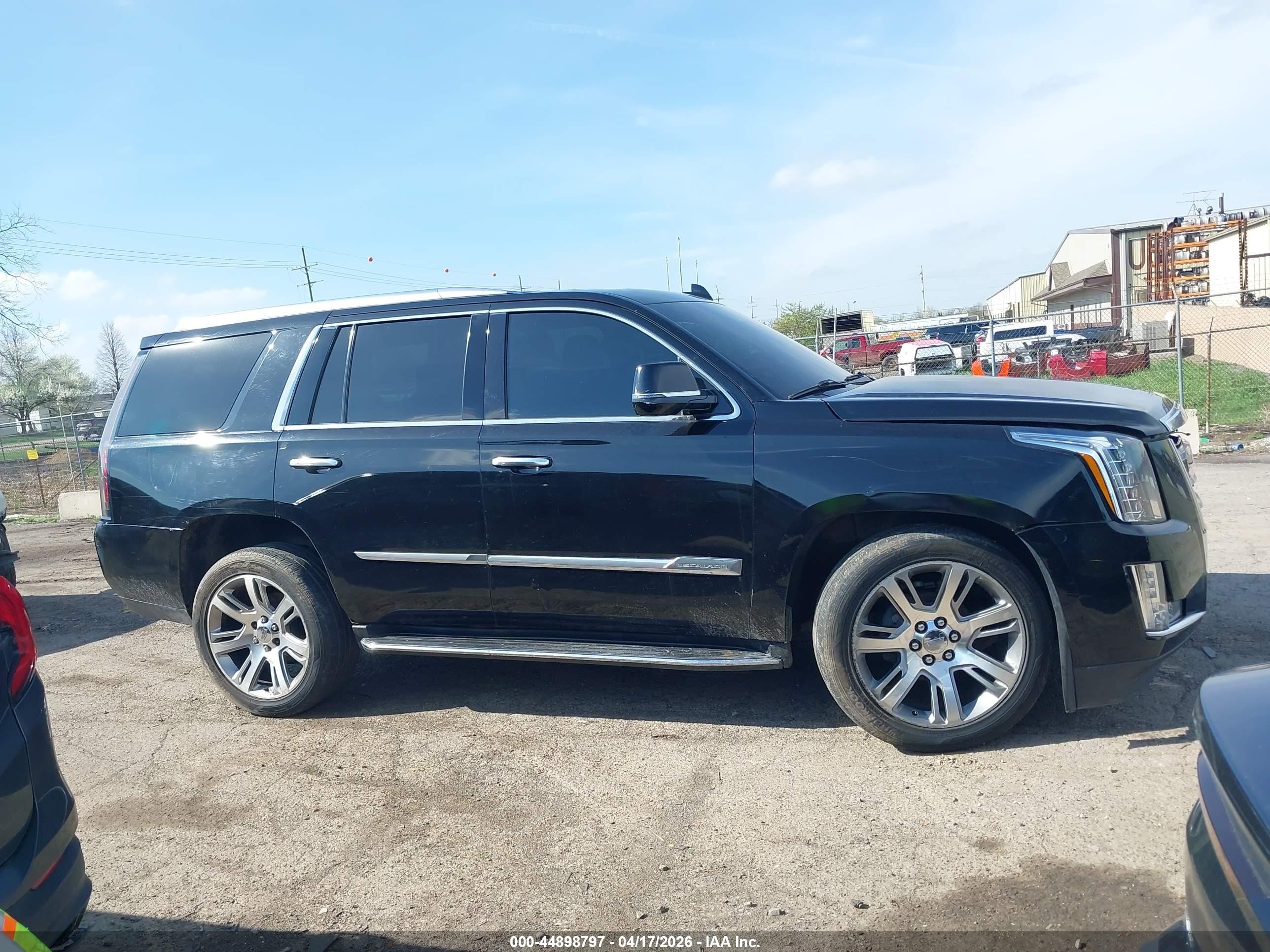 2015 Cadillac Escalade Luxury Black vin: 1GYS4MKJ5FR567071