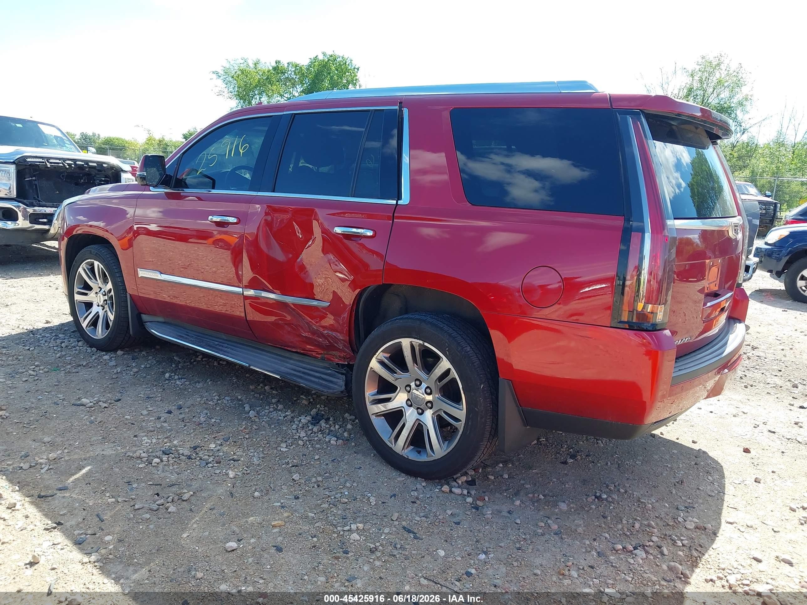 2015 Cadillac Escalade Luxury Red vin: 1GYS4MKJ7FR564429