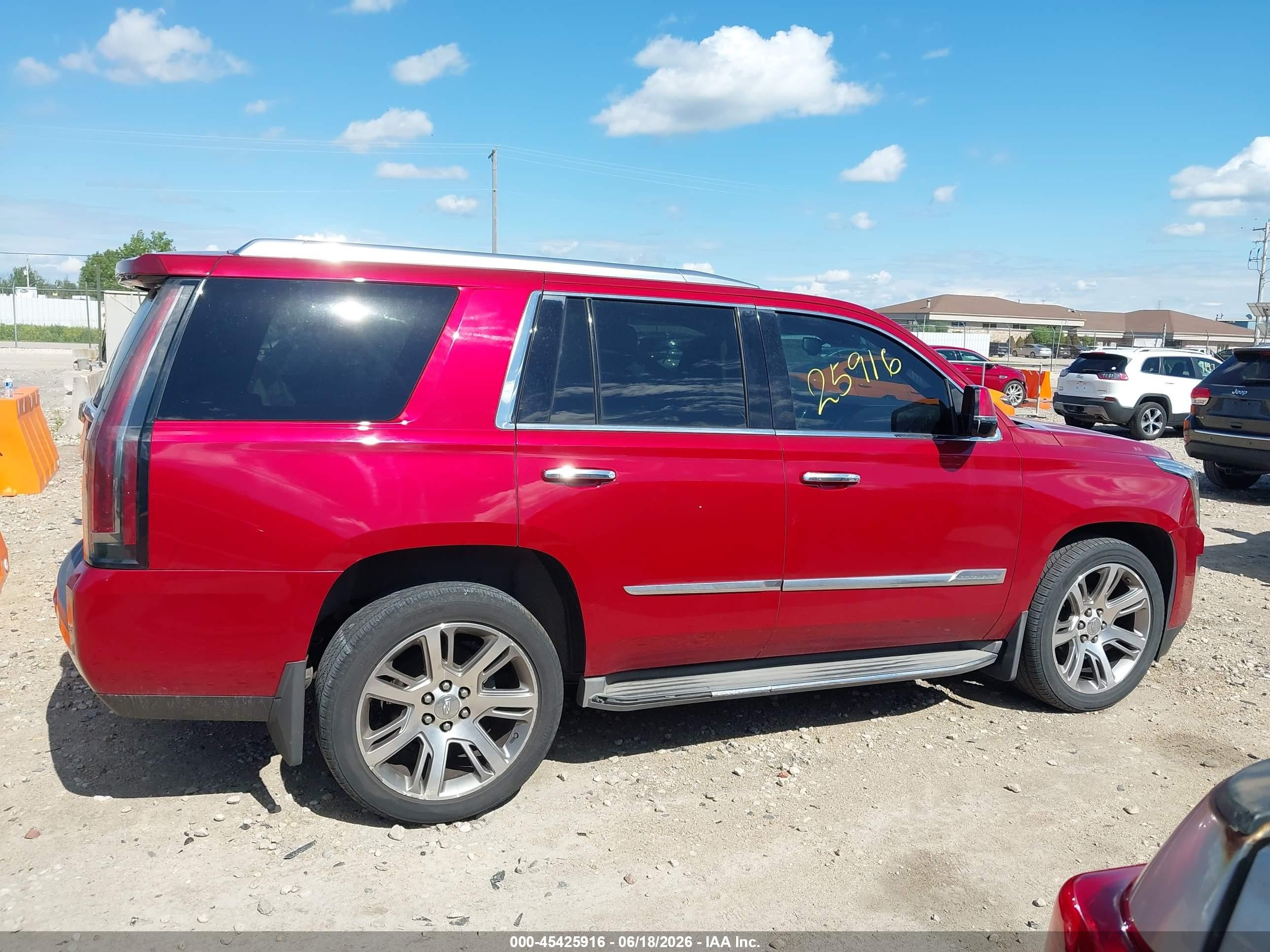 2015 Cadillac Escalade Luxury Red vin: 1GYS4MKJ7FR564429