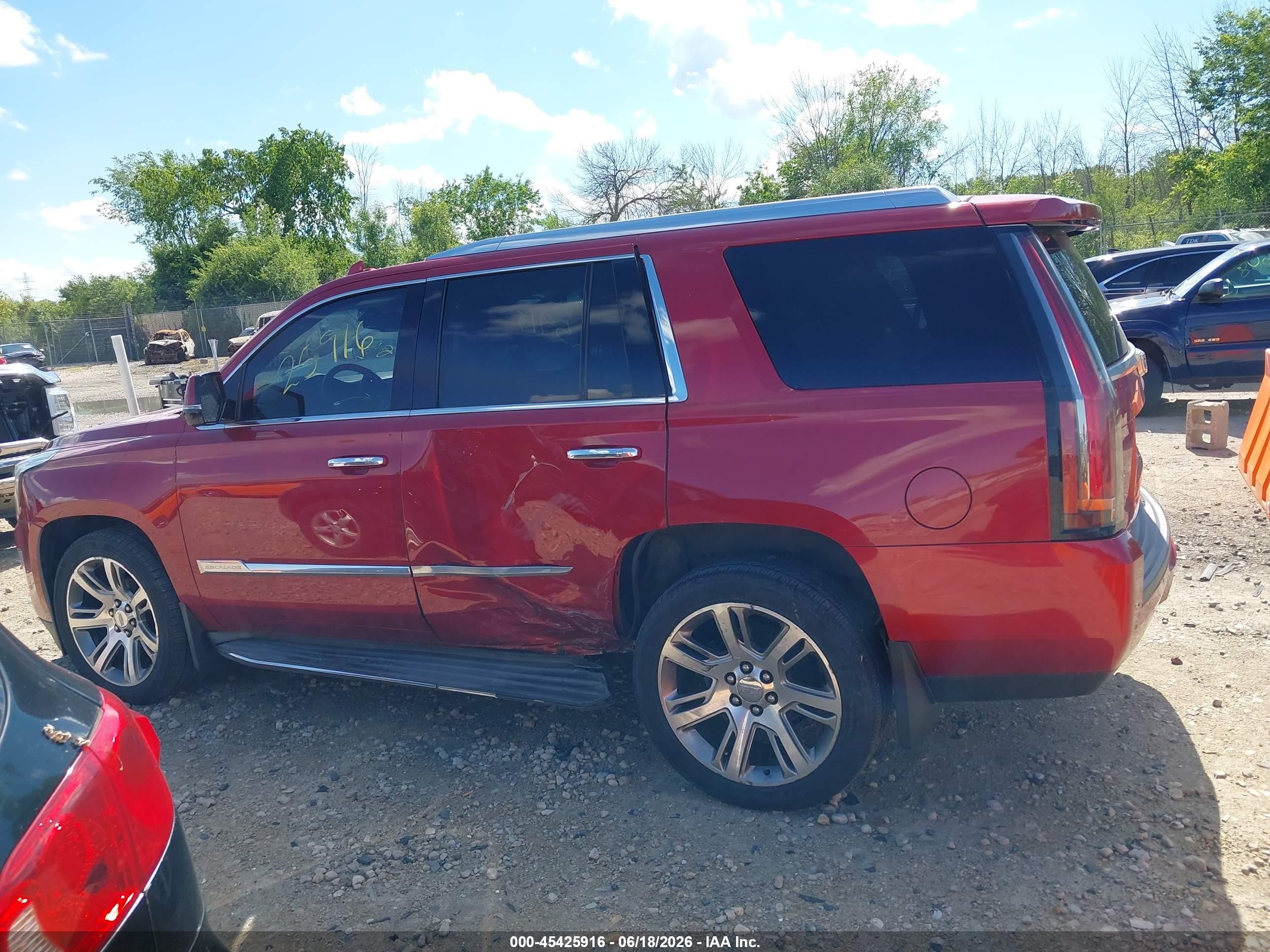 2015 Cadillac Escalade Luxury Red vin: 1GYS4MKJ7FR564429