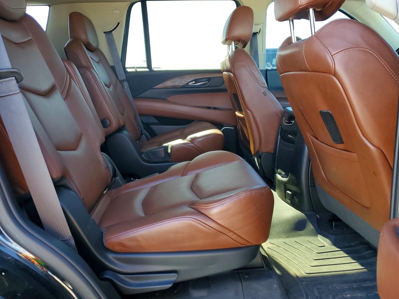 2015 Cadillac Escalade Luxury Black vin: 1GYS4MKJ9FR554999