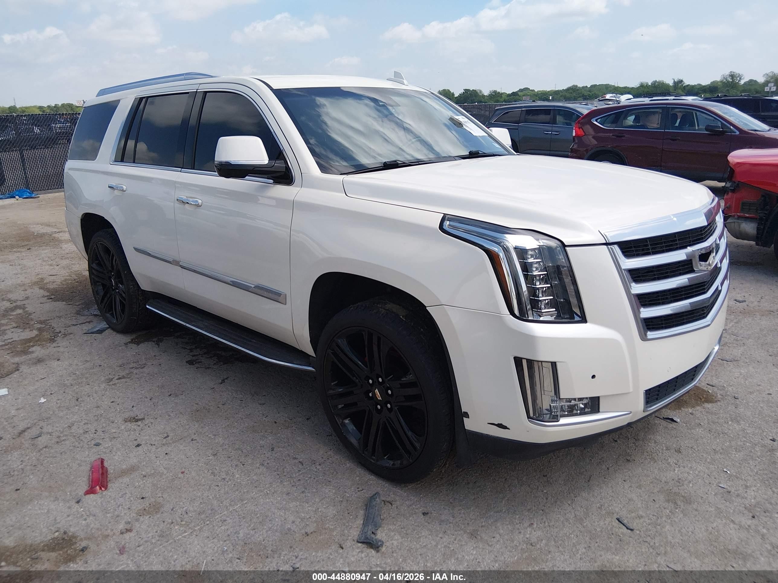 2015 Cadillac Escalade Luxury White vin: 1GYS4MKJXFR682880