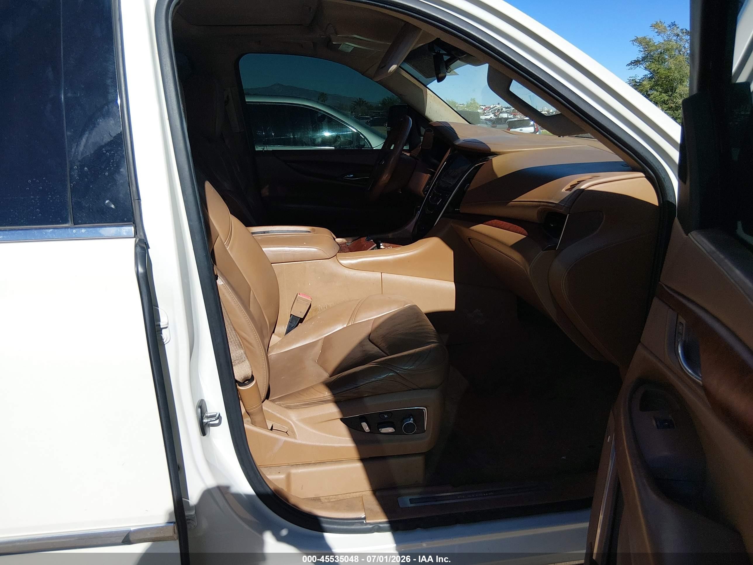 2015 Cadillac Escalade Platinum White vin: 1GYS4PKJ1FR731708