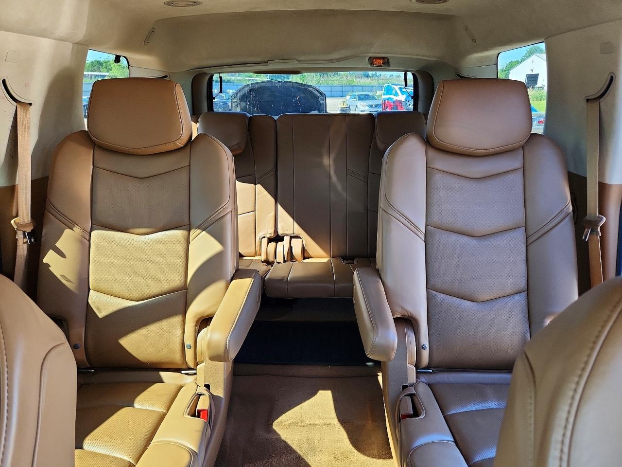 2015 Cadillac Escalade Platinum White vin: 1GYS4PKJ6FR671909