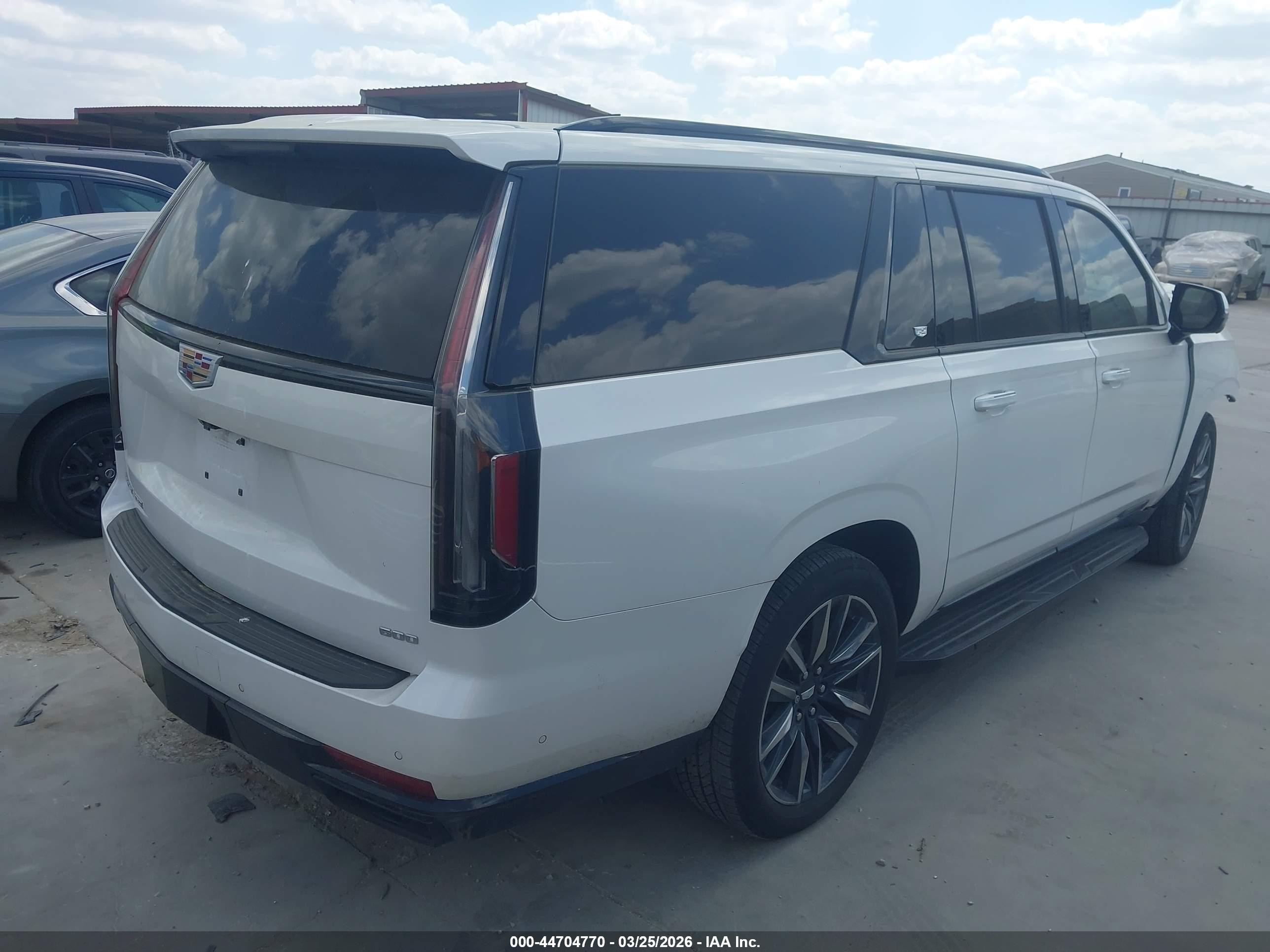 2023 Cadillac Escalade Esv 4wd Sport Platinum White vin: 1GYS4RKL0PR217654