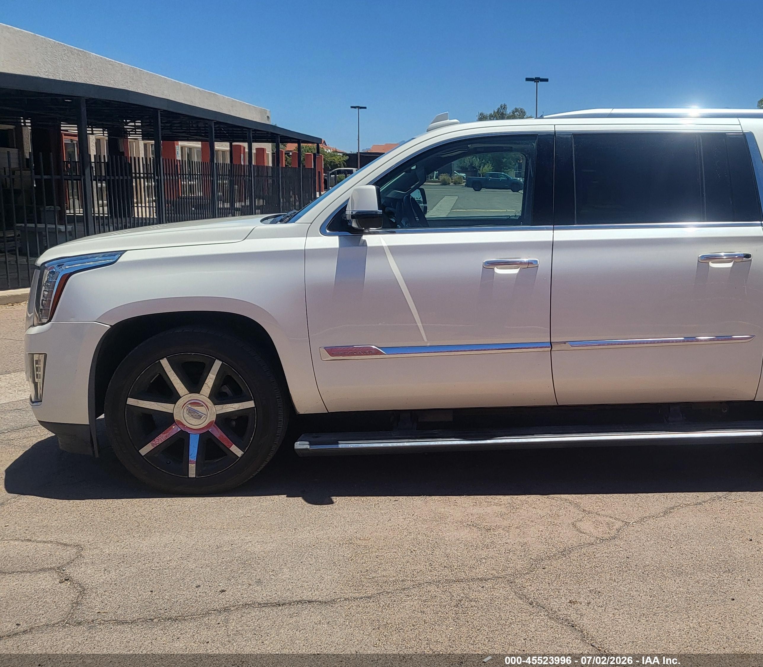 2015 Cadillac Escalade Esv Premium White vin: 1GYS4TKJ1FR719728