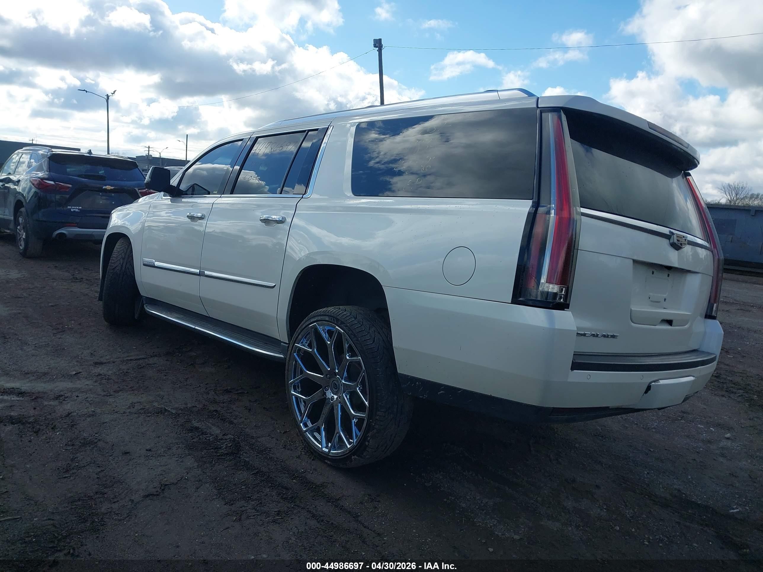 2015 Cadillac Escalade Esv Premium Белый vin: 1GYS4TKJ2FR719835