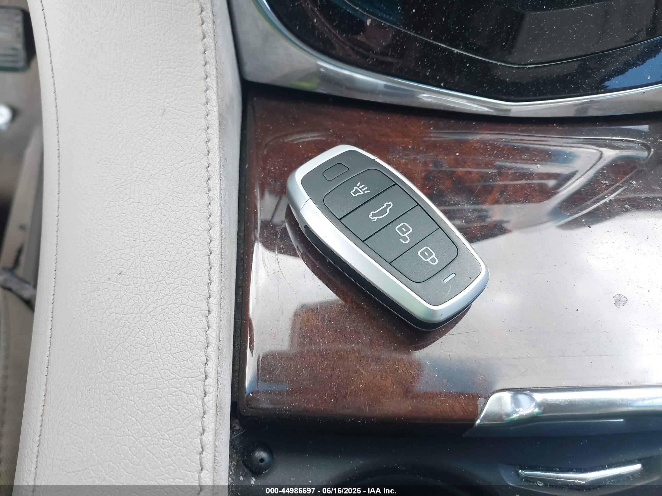 2015 Cadillac Escalade Esv Premium Белый vin: 1GYS4TKJ2FR719835