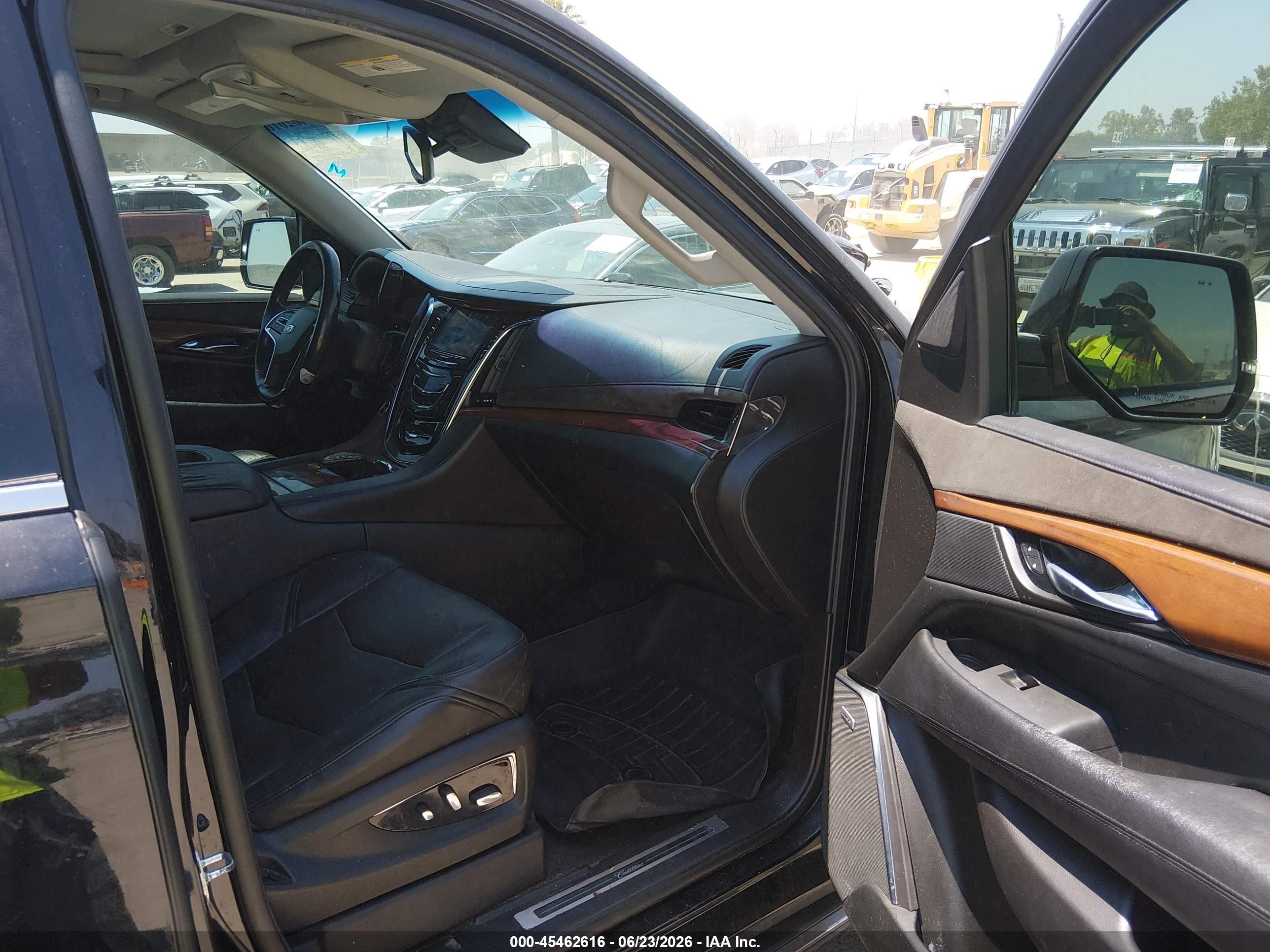 2015 Cadillac Escalade Esv Premium Black vin: 1GYS4TKJ3FR665963