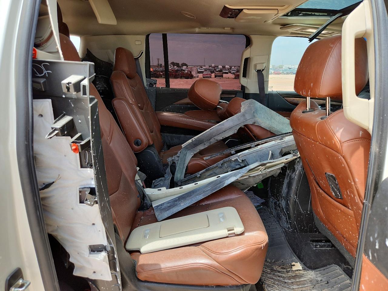 2015 Cadillac Escalade Esv Premium White vin: 1GYS4TKJ4FR706472