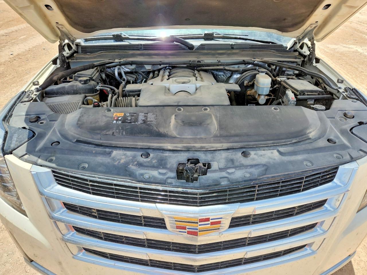 2015 Cadillac Escalade Esv Premium White vin: 1GYS4TKJ4FR706472