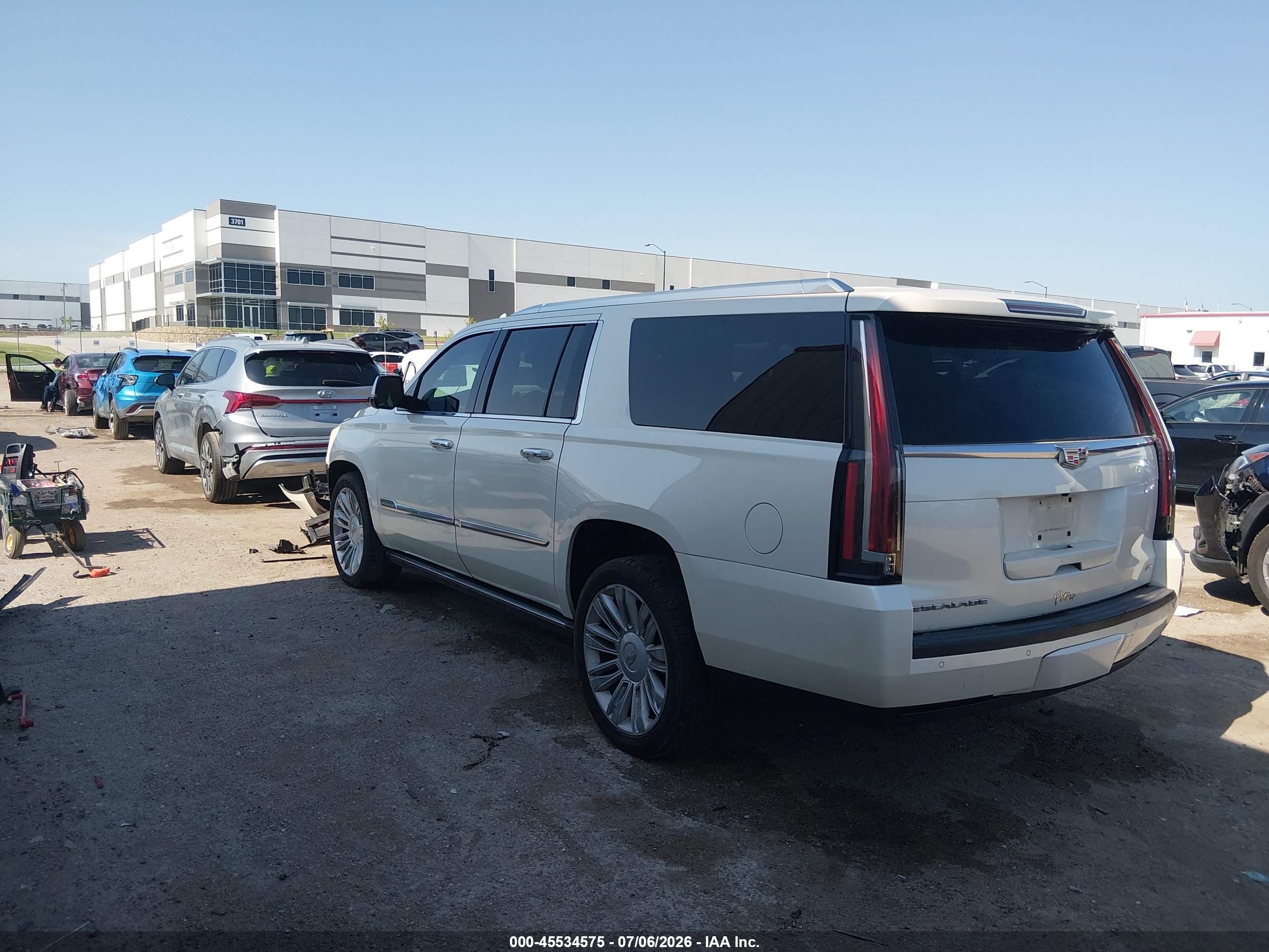 2015 Cadillac Escalade Esv Platinum White vin: 1GYS4UKJ2FR580005