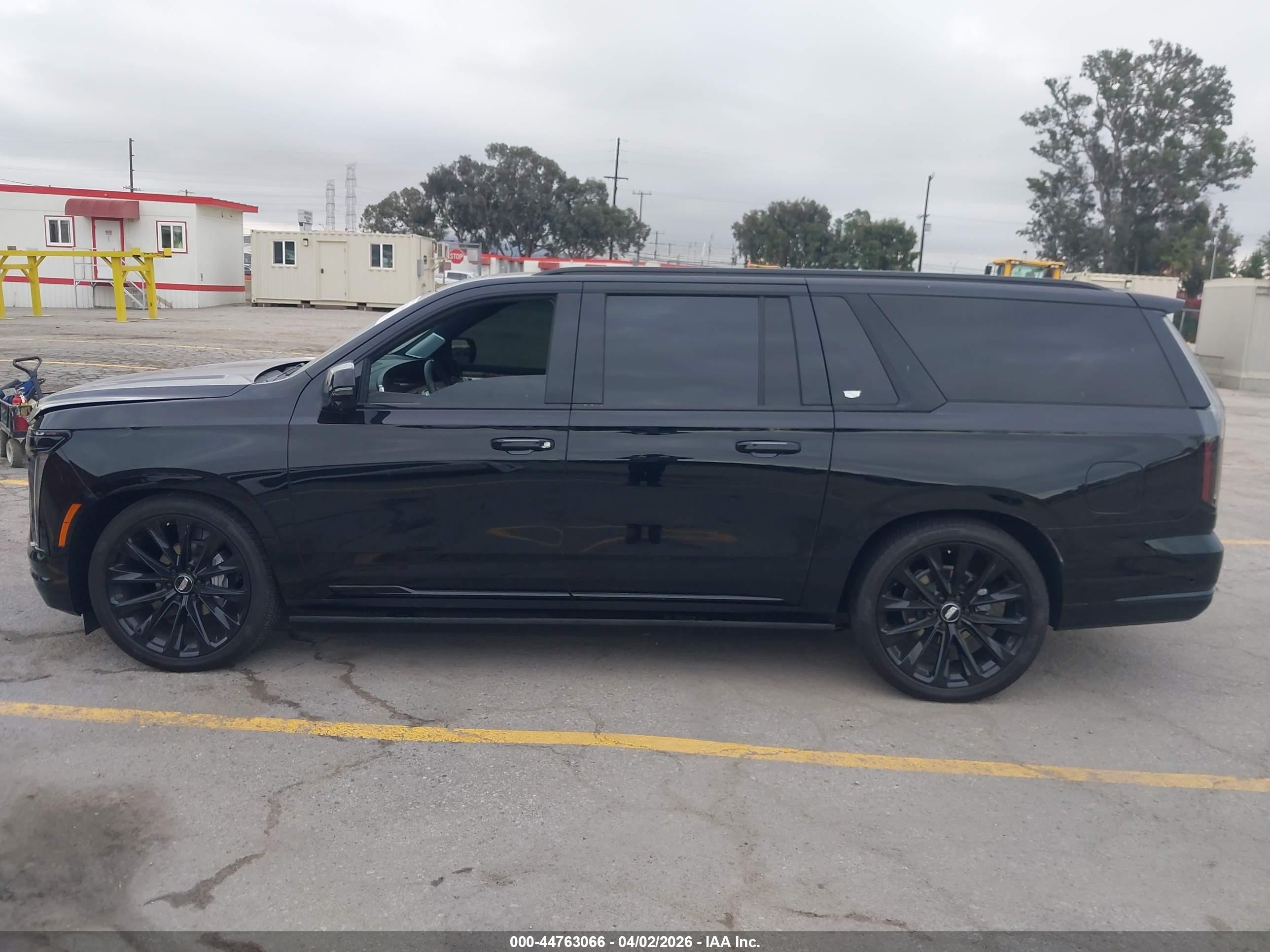 2025 Cadillac Escalade Esv Sport Platinum Black vin: 1GYS9RRL5SR302599