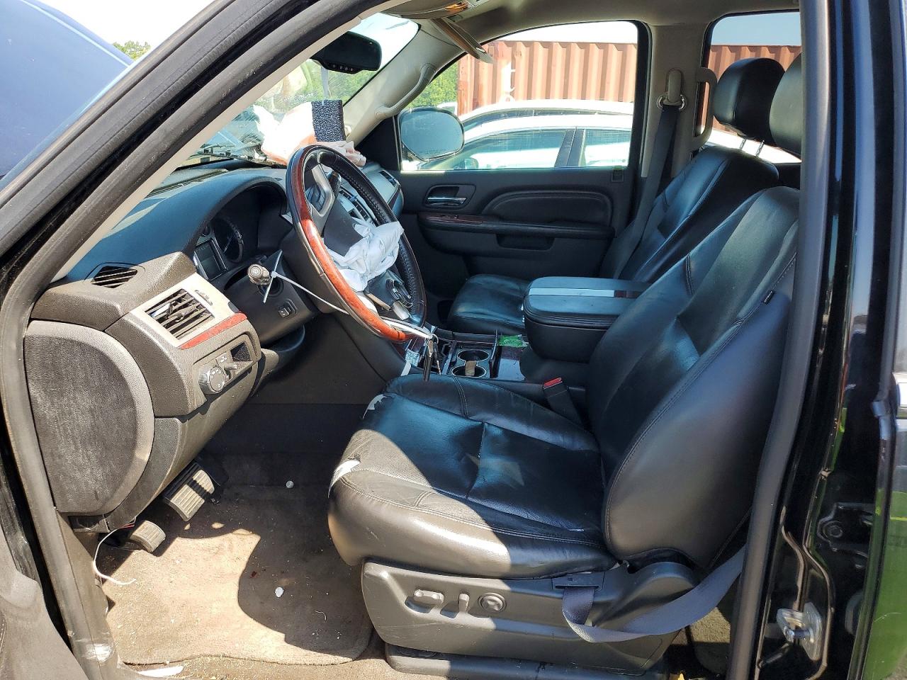 2010 Cadillac Escalade Black vin: 1GYUCAEF8AR171338