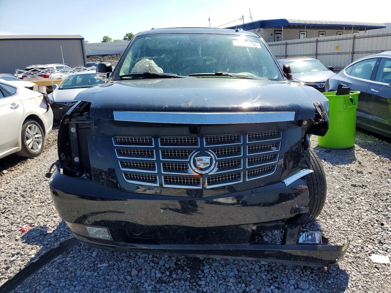 2010 Cadillac Escalade Black vin: 1GYUCAEF8AR171338
