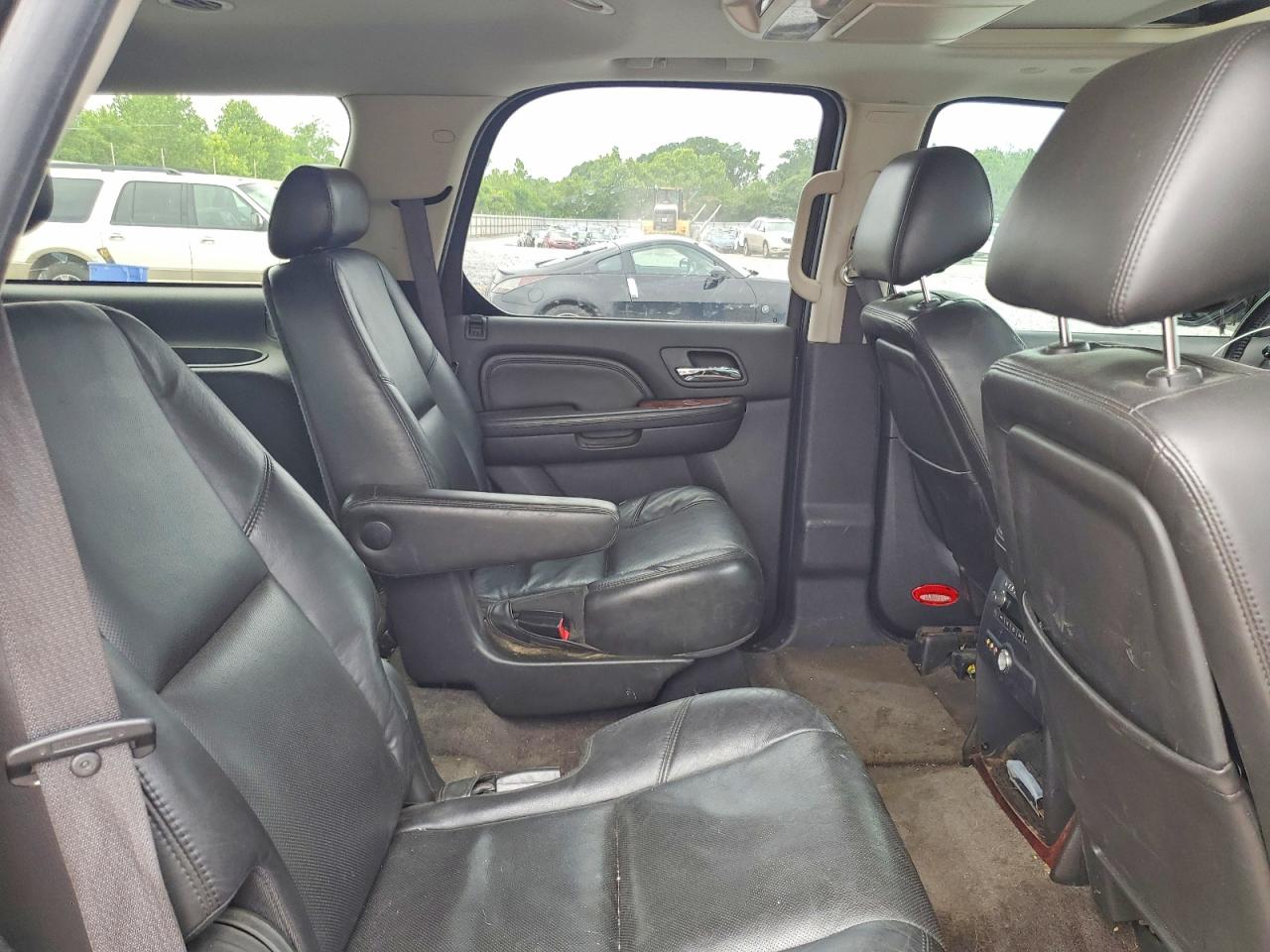 2010 Cadillac Escalade Premium Black vin: 1GYUCCEF1AR195413