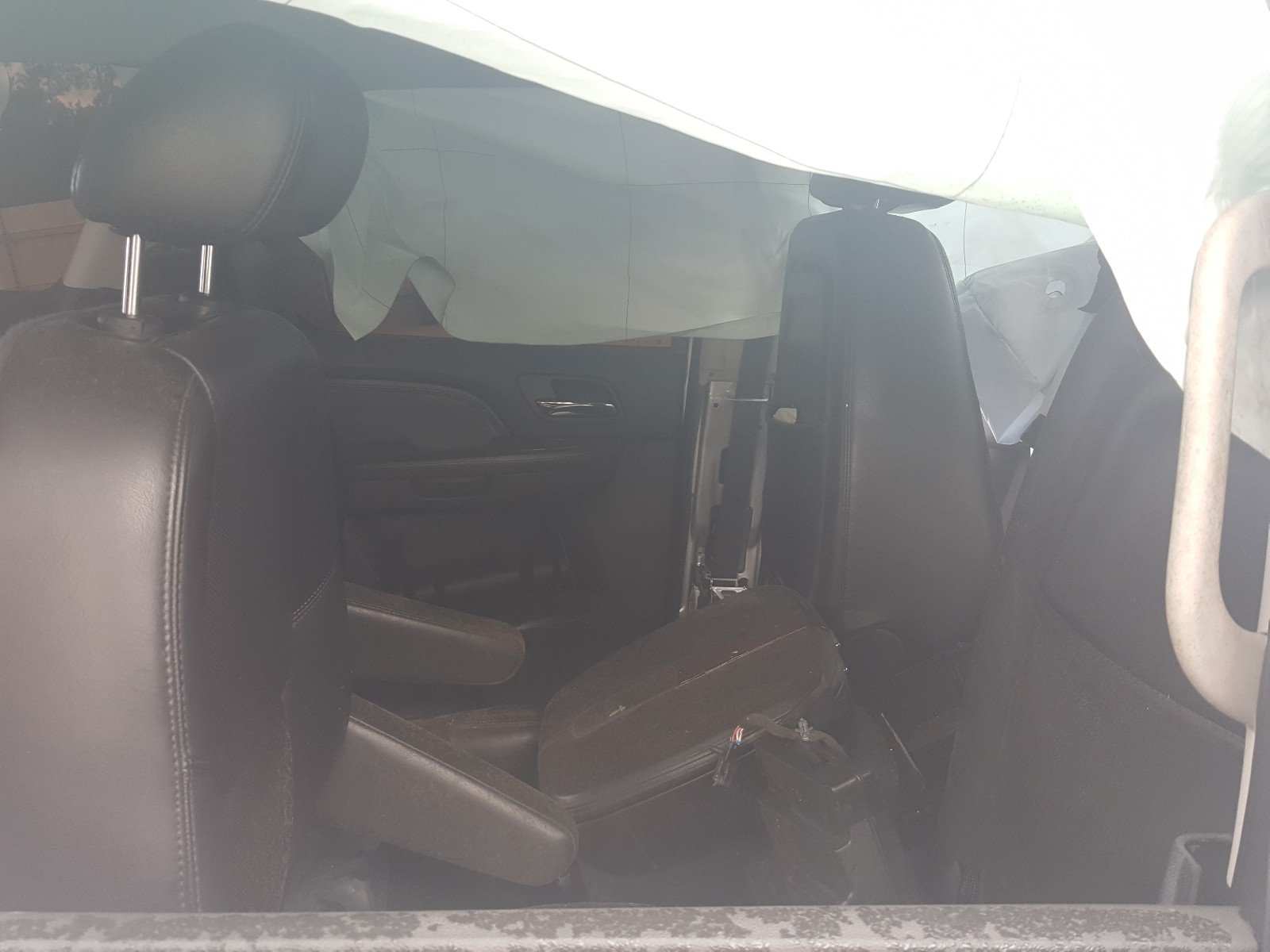 2010 Cadillac Escalade Premium Silver vin: 1GYUCCEF2AR107436