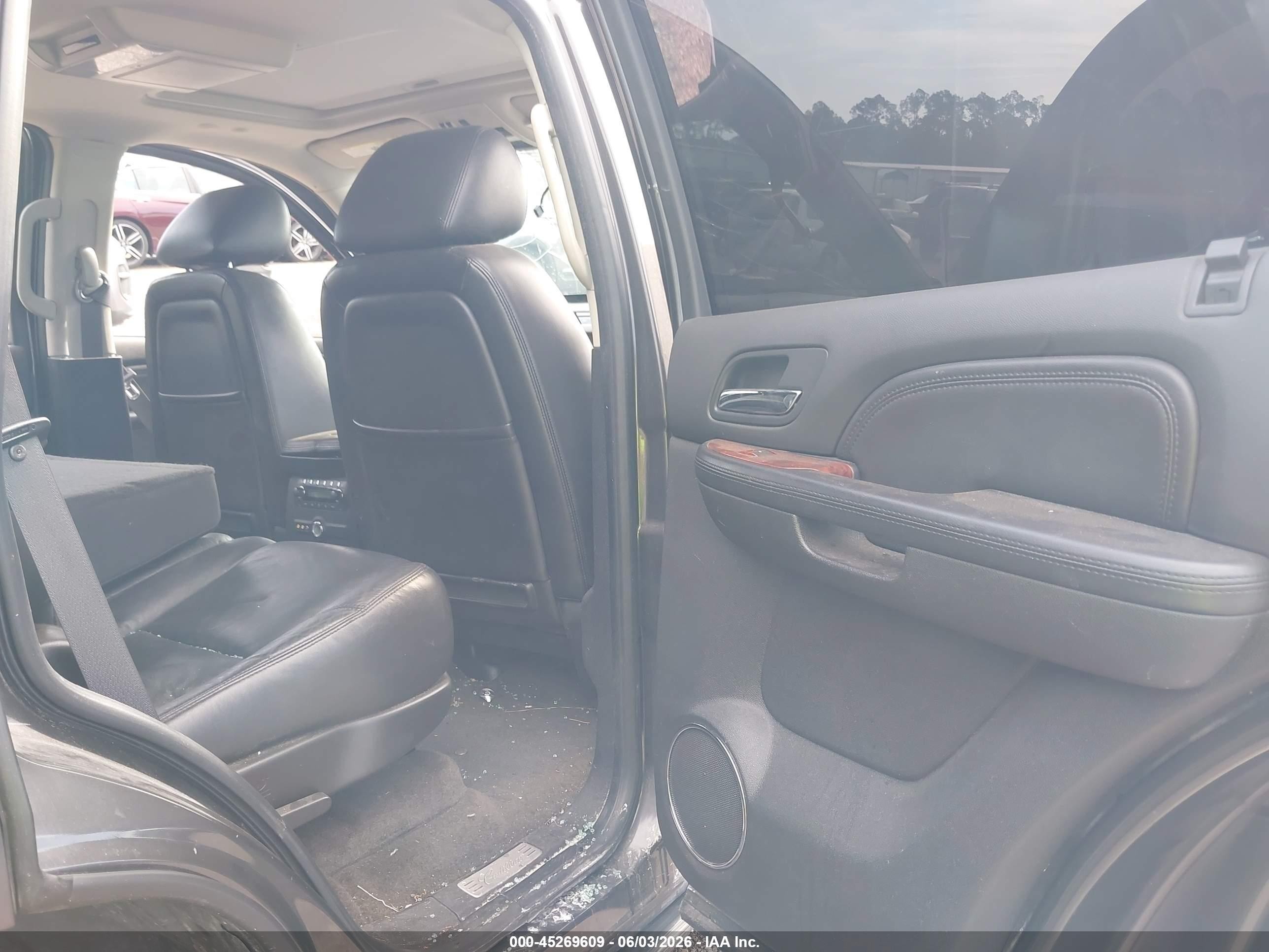 2010 Cadillac Escalade Premium Black vin: 1GYUCCEF5AR219440