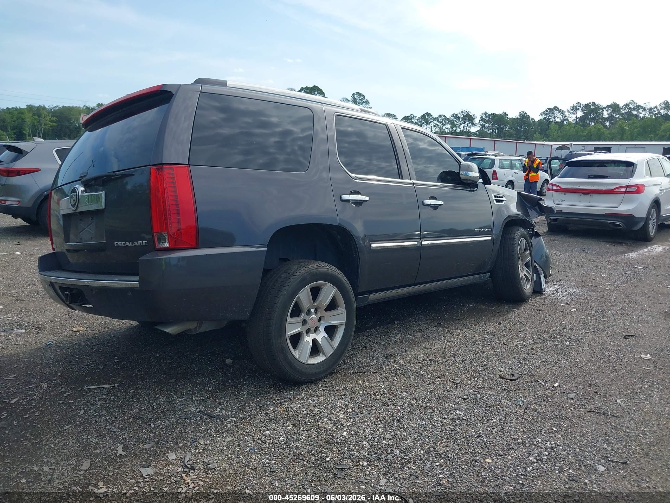 2010 Cadillac Escalade Premium Black vin: 1GYUCCEF5AR219440