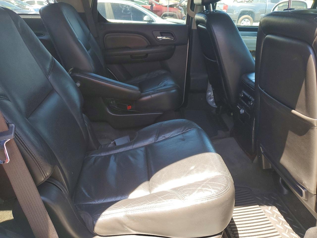 2010 Cadillac Escalade Premium Beige vin: 1GYUCCEF6AR154176