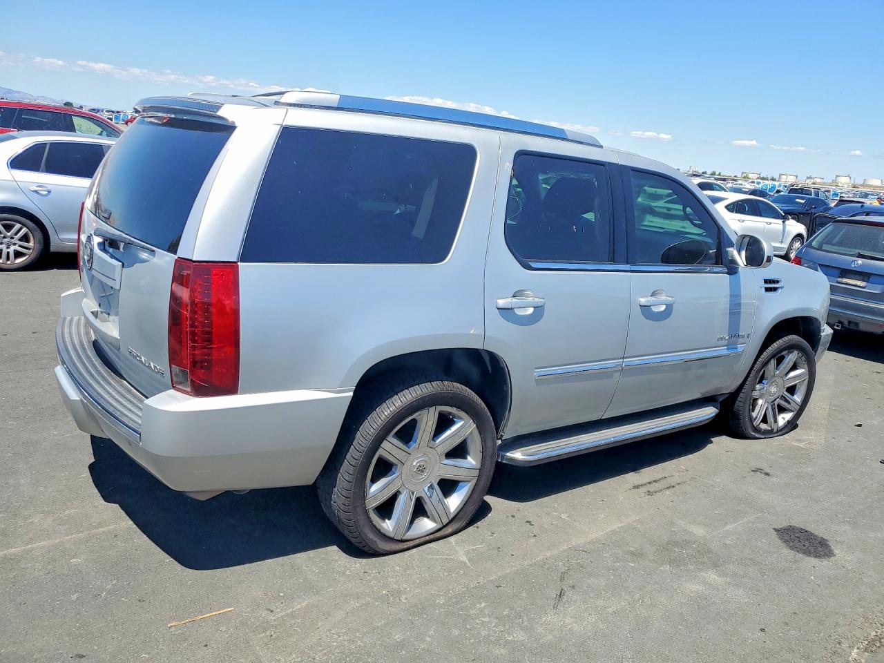2010 Cadillac Escalade Premium Beige vin: 1GYUCCEF6AR154176