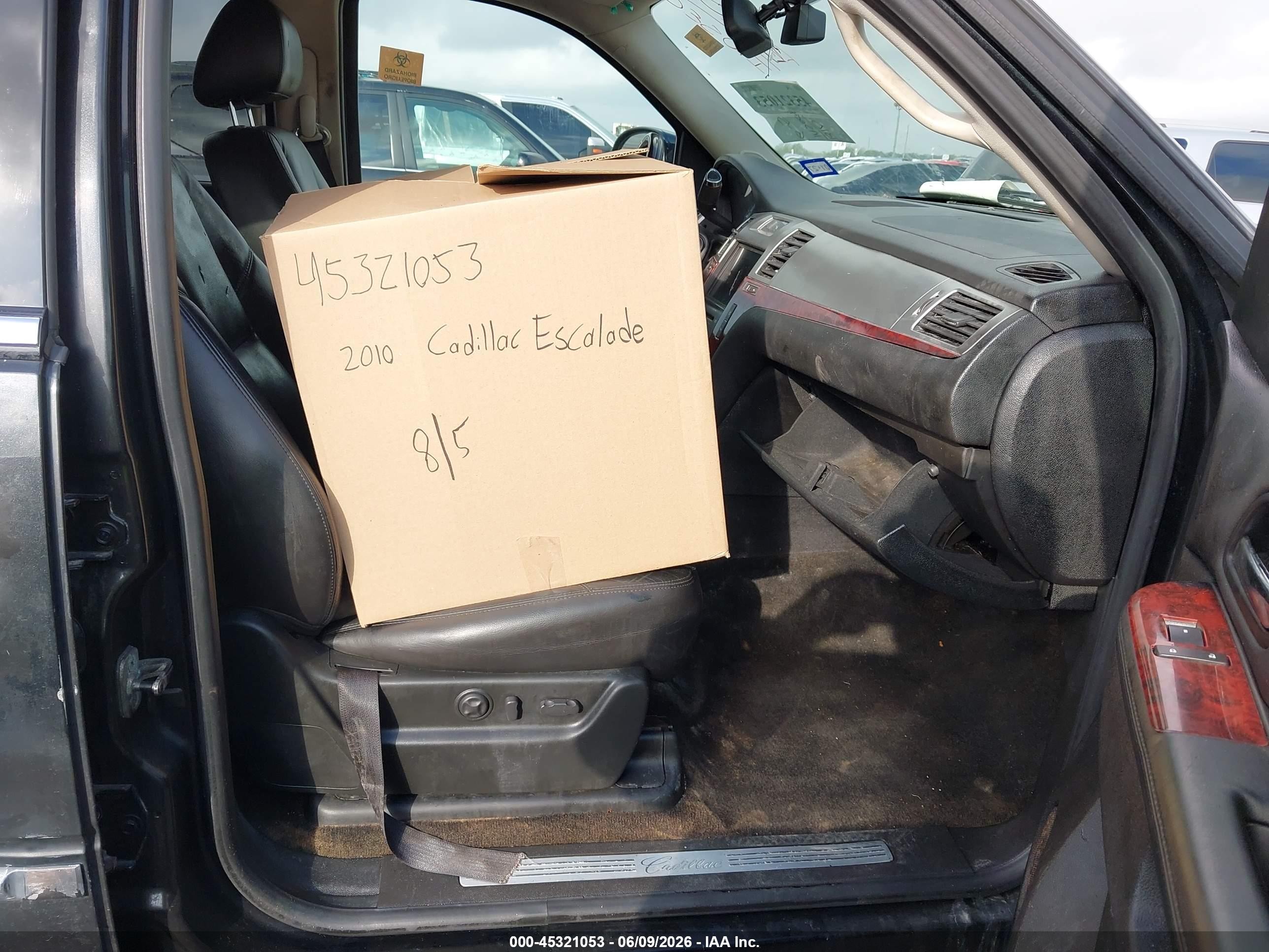2010 Cadillac Escalade Premium Black vin: 1GYUCCEF8AR192993
