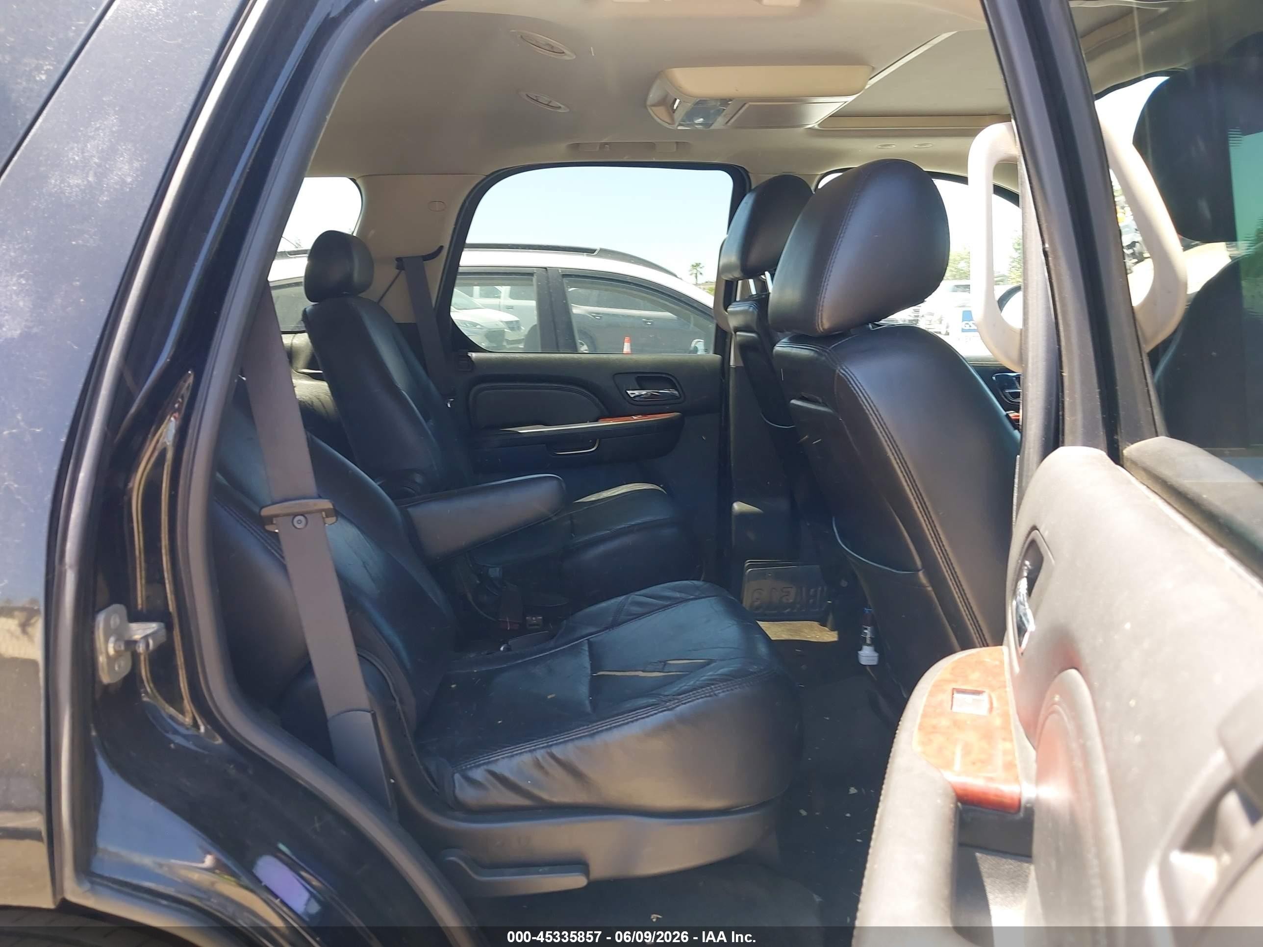 2010 Cadillac Escalade Premium Black vin: 1GYUCCEF8AR253534