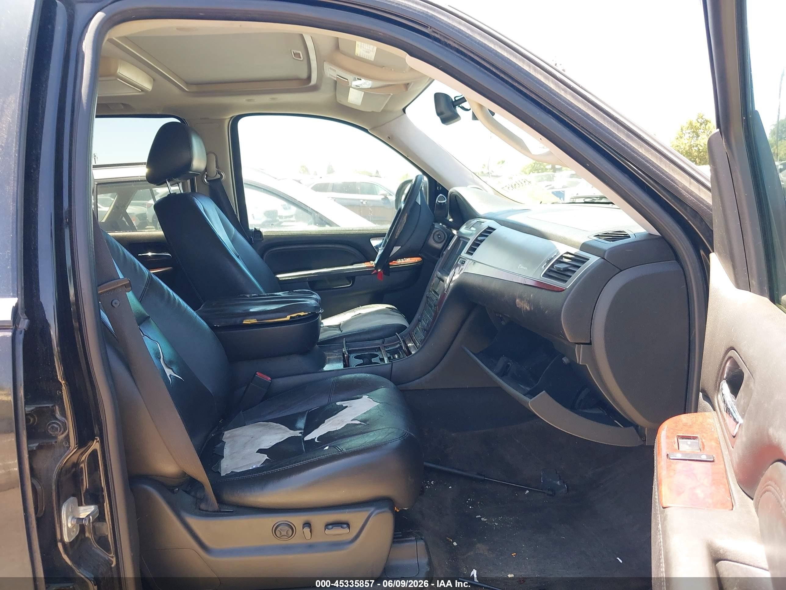 2010 Cadillac Escalade Premium Black vin: 1GYUCCEF8AR253534