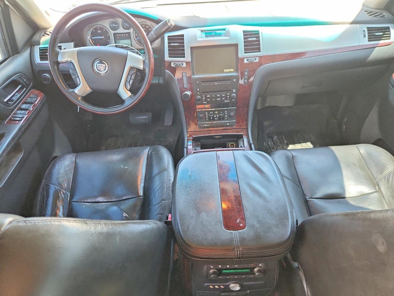 2010 Cadillac Escalade Premium Silver vin: 1GYUCCEF9AR216783