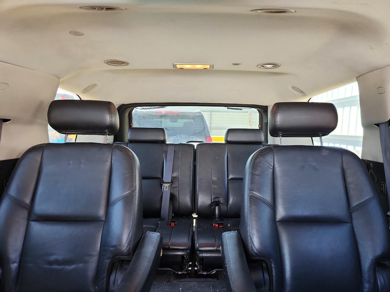 2010 Cadillac Escalade Premium Silver vin: 1GYUCCEF9AR216783