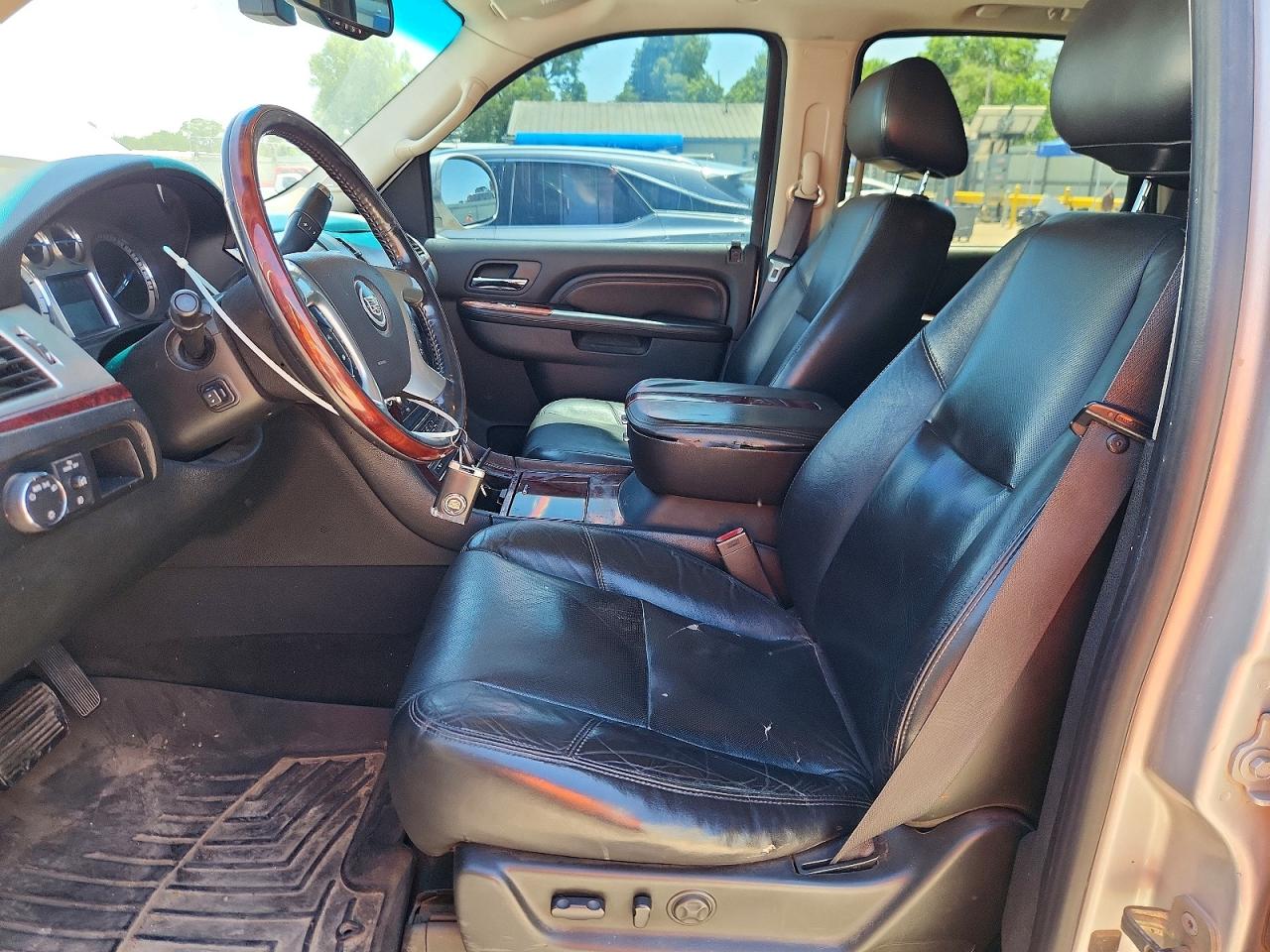 2010 Cadillac Escalade Premium Silver vin: 1GYUCCEF9AR216783