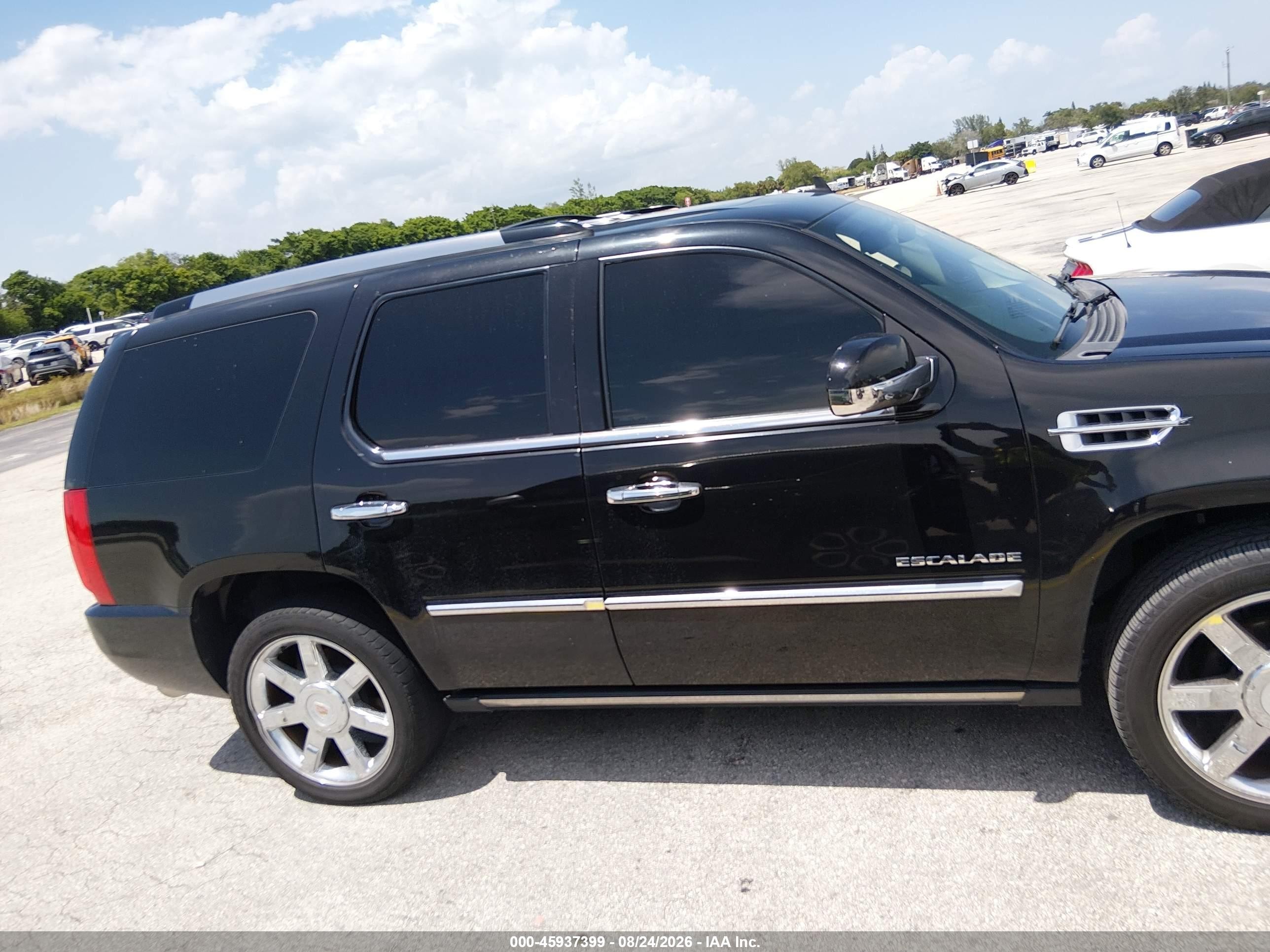 2010 Cadillac Escalade Premium Black vin: 1GYUCCEF9AR285389