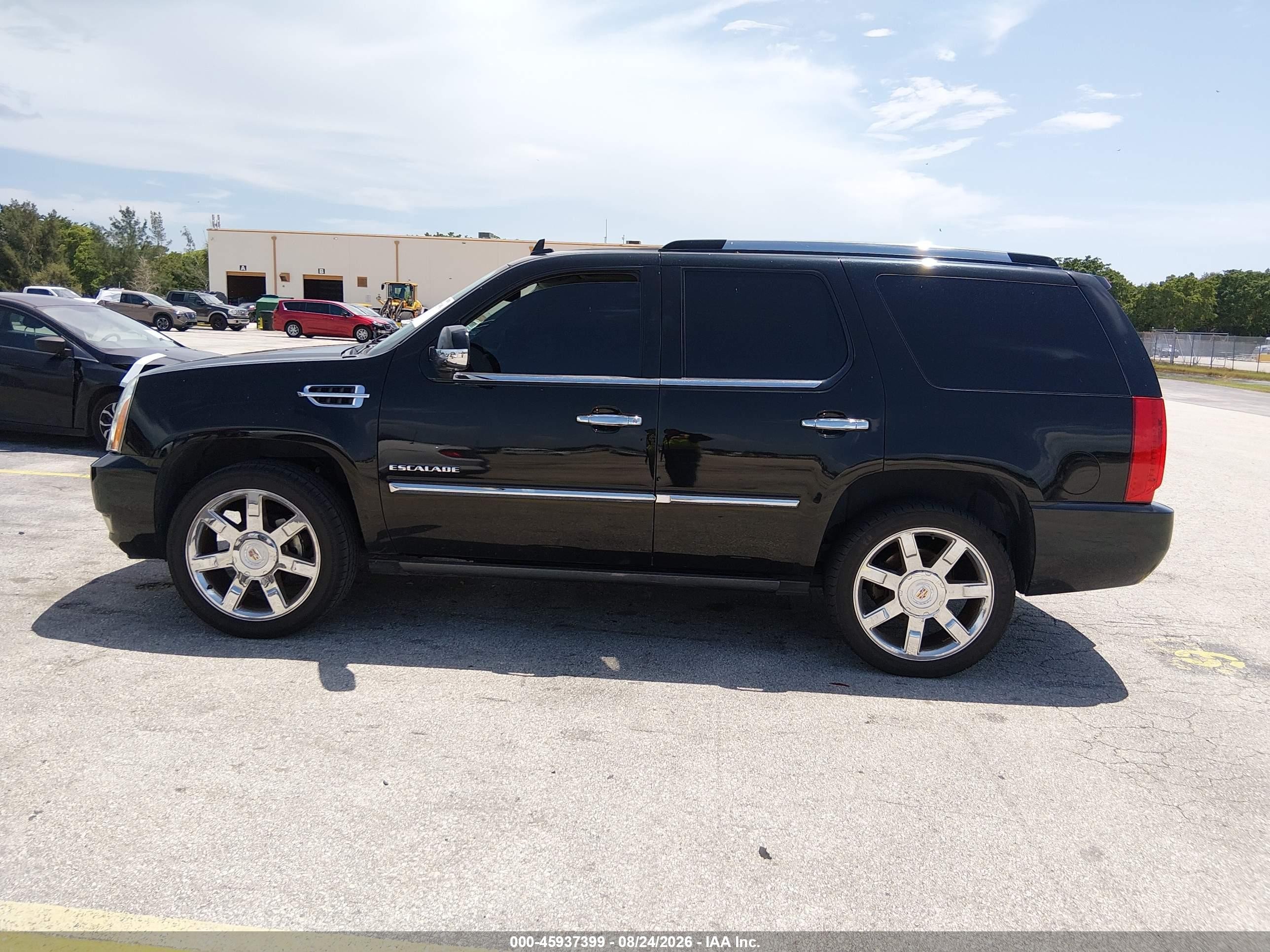 2010 Cadillac Escalade Premium Black vin: 1GYUCCEF9AR285389