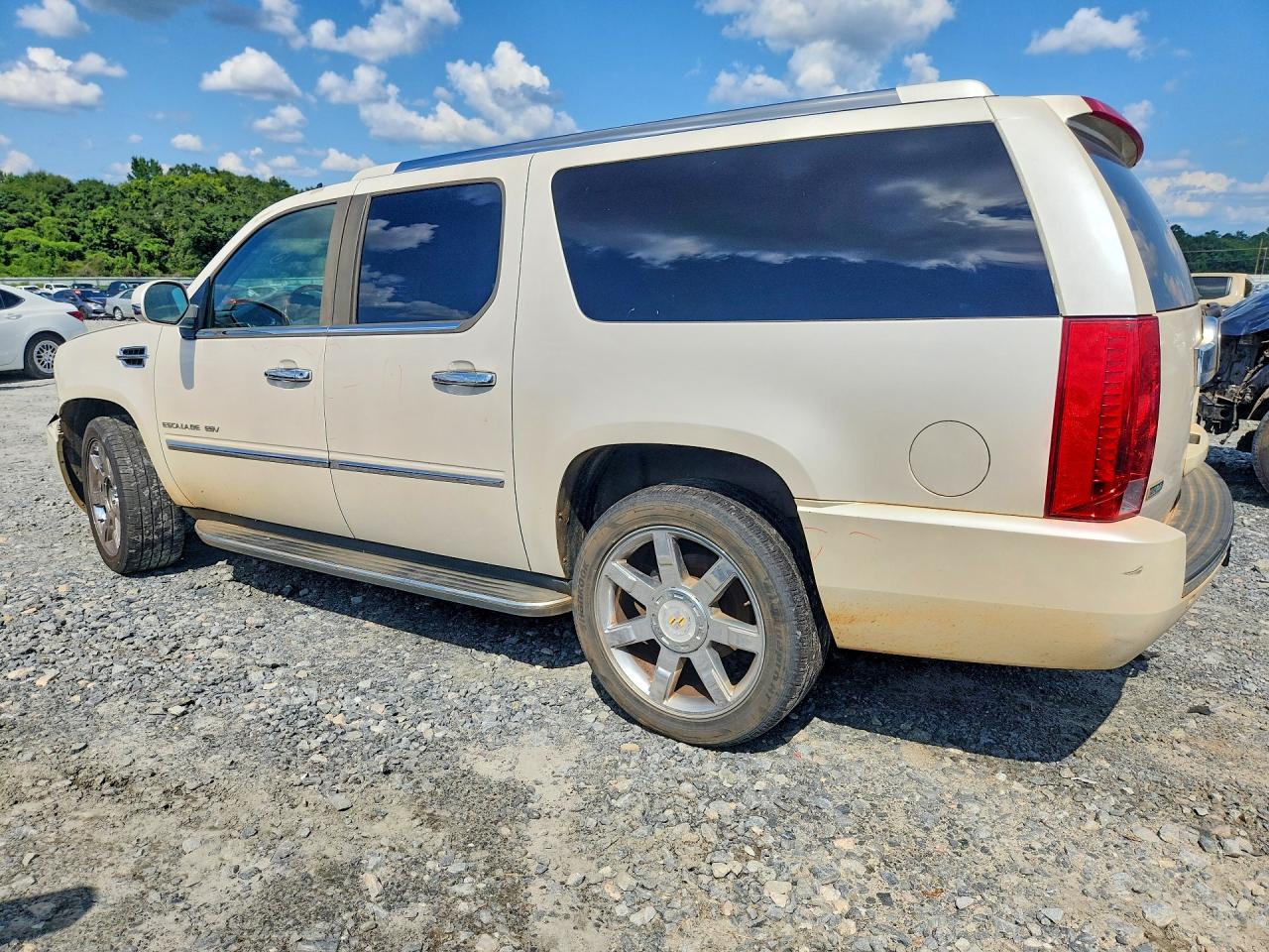 2010 Cadillac Escalade Esv Luxury Кремовый vin: 1GYUCHEF0AR200842
