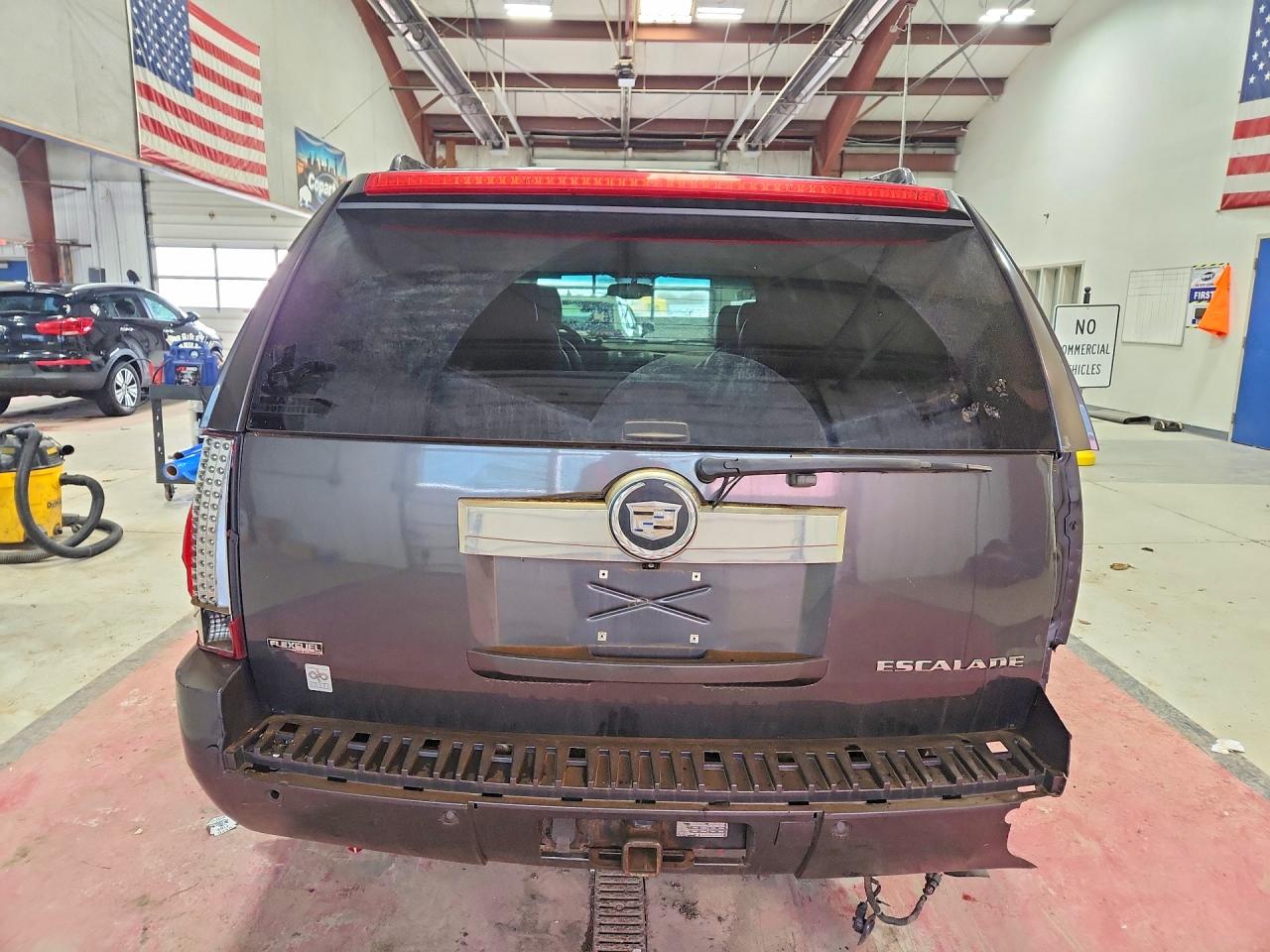 2010 Cadillac Escalade Charcoal vin: 1GYUKAEF6AR180963