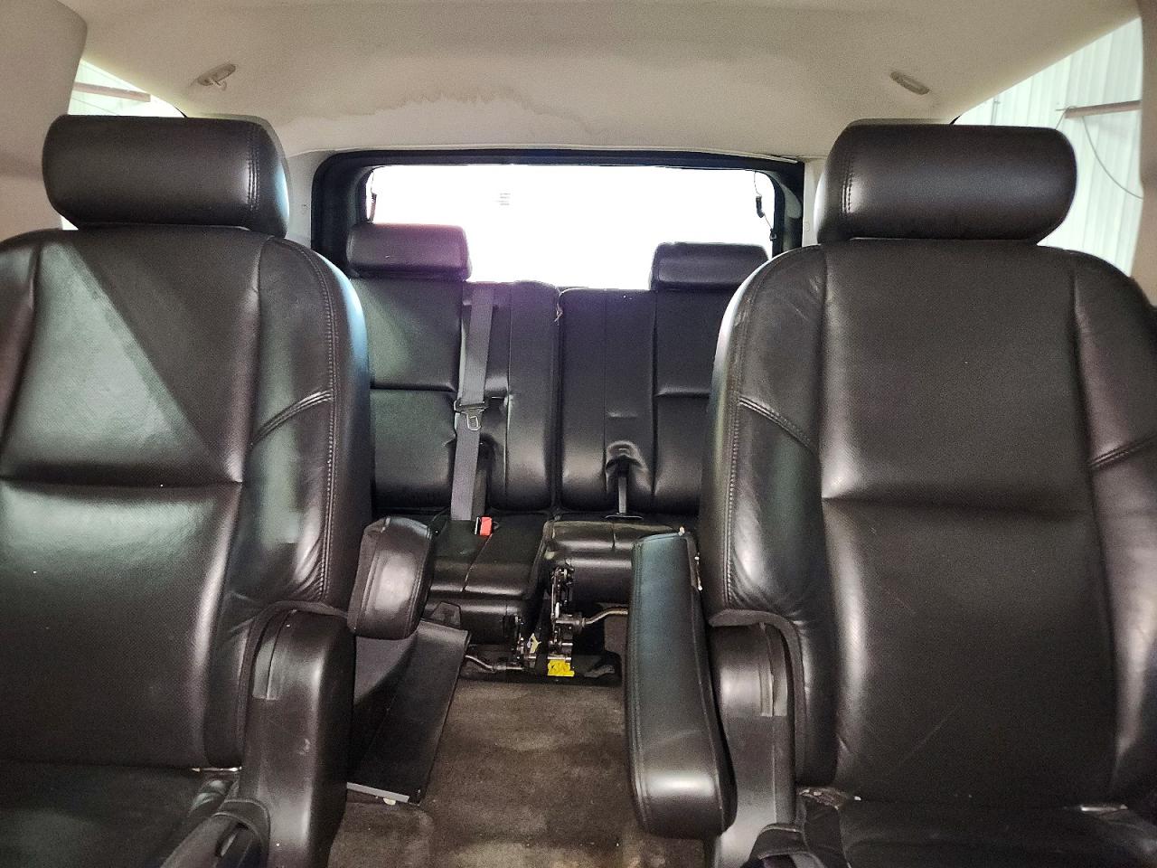 2010 Cadillac Escalade Charcoal vin: 1GYUKAEF6AR180963