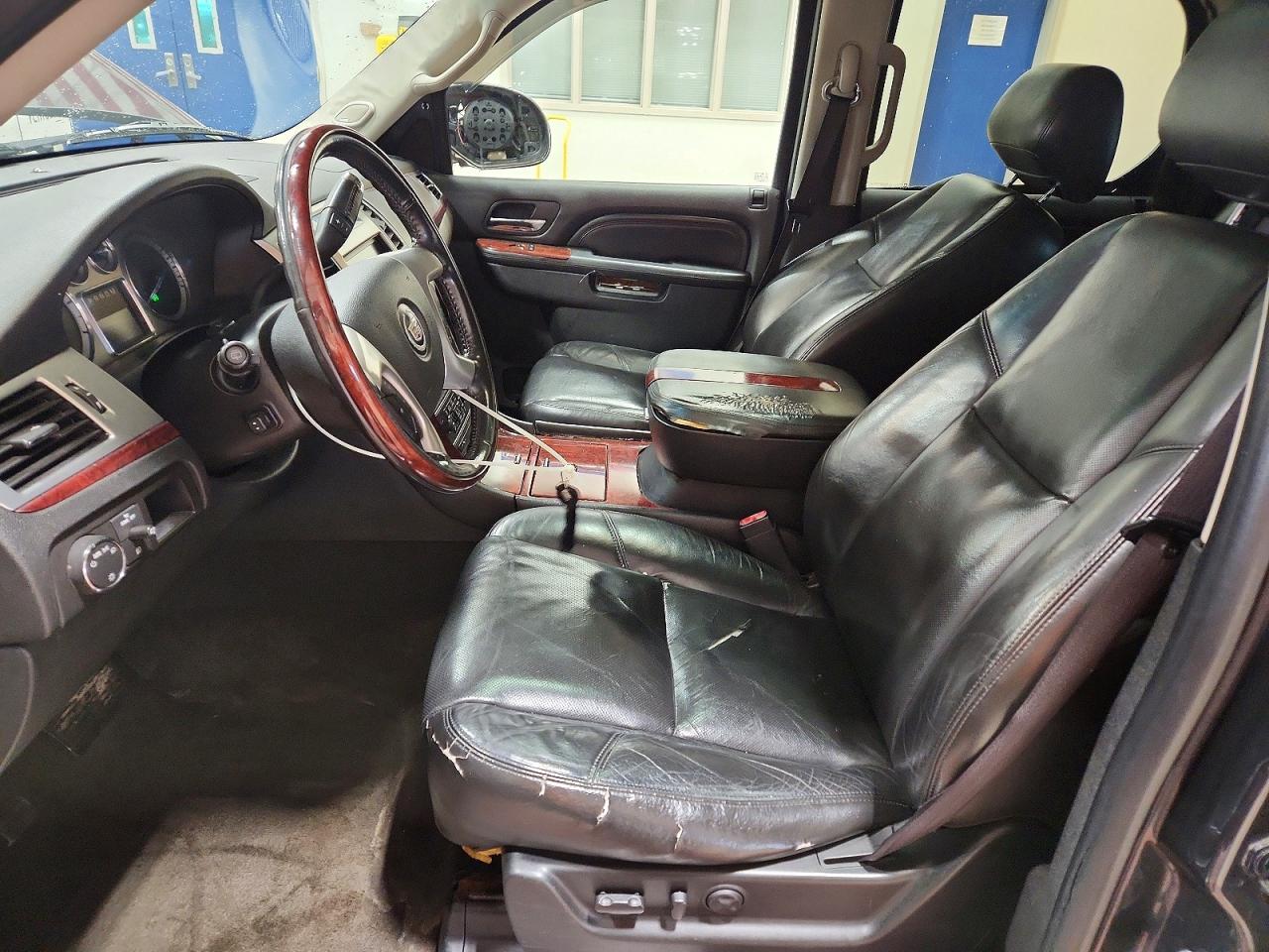 2010 Cadillac Escalade Charcoal vin: 1GYUKAEF6AR180963