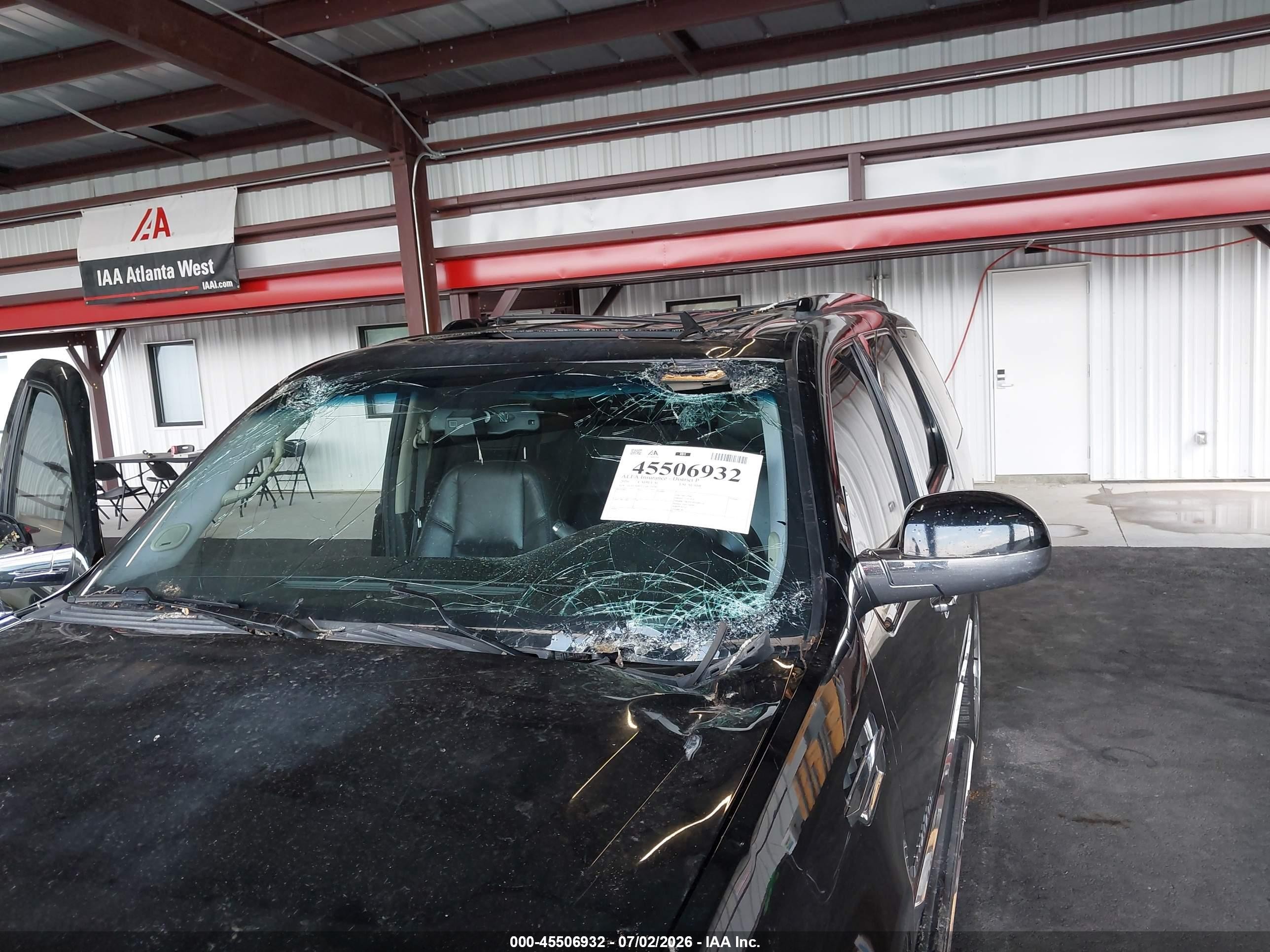 2010 Cadillac Escalade Luxury Black vin: 1GYUKBEF1AR259382