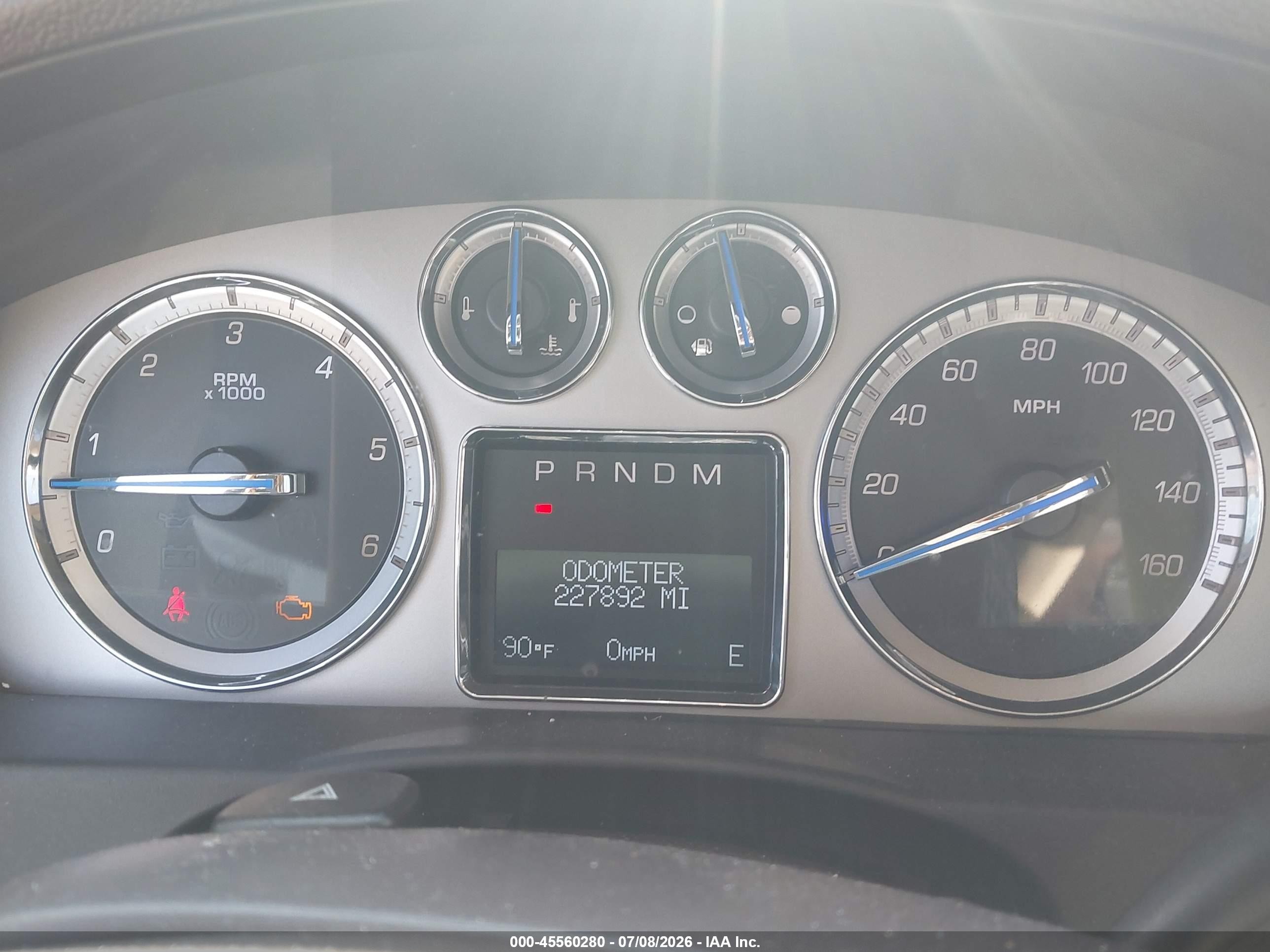 2010 Cadillac Escalade Luxury White vin: 1GYUKBEF2AR270536