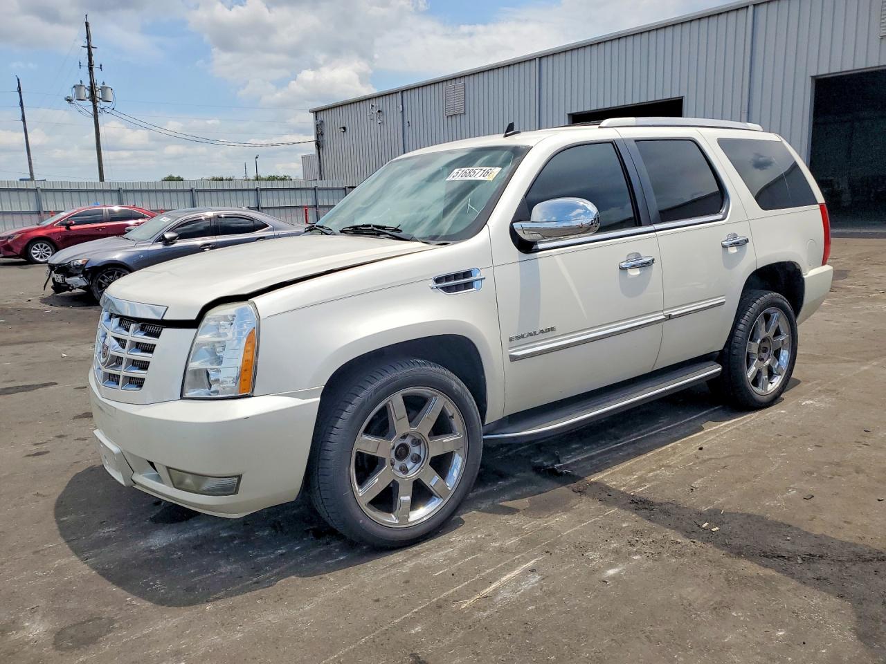 2010 Cadillac Escalade Luxury White vin: 1GYUKBEF5AR279182