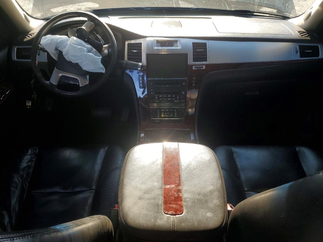 2010 Cadillac Escalade Luxury Black vin: 1GYUKBEF7AR213636