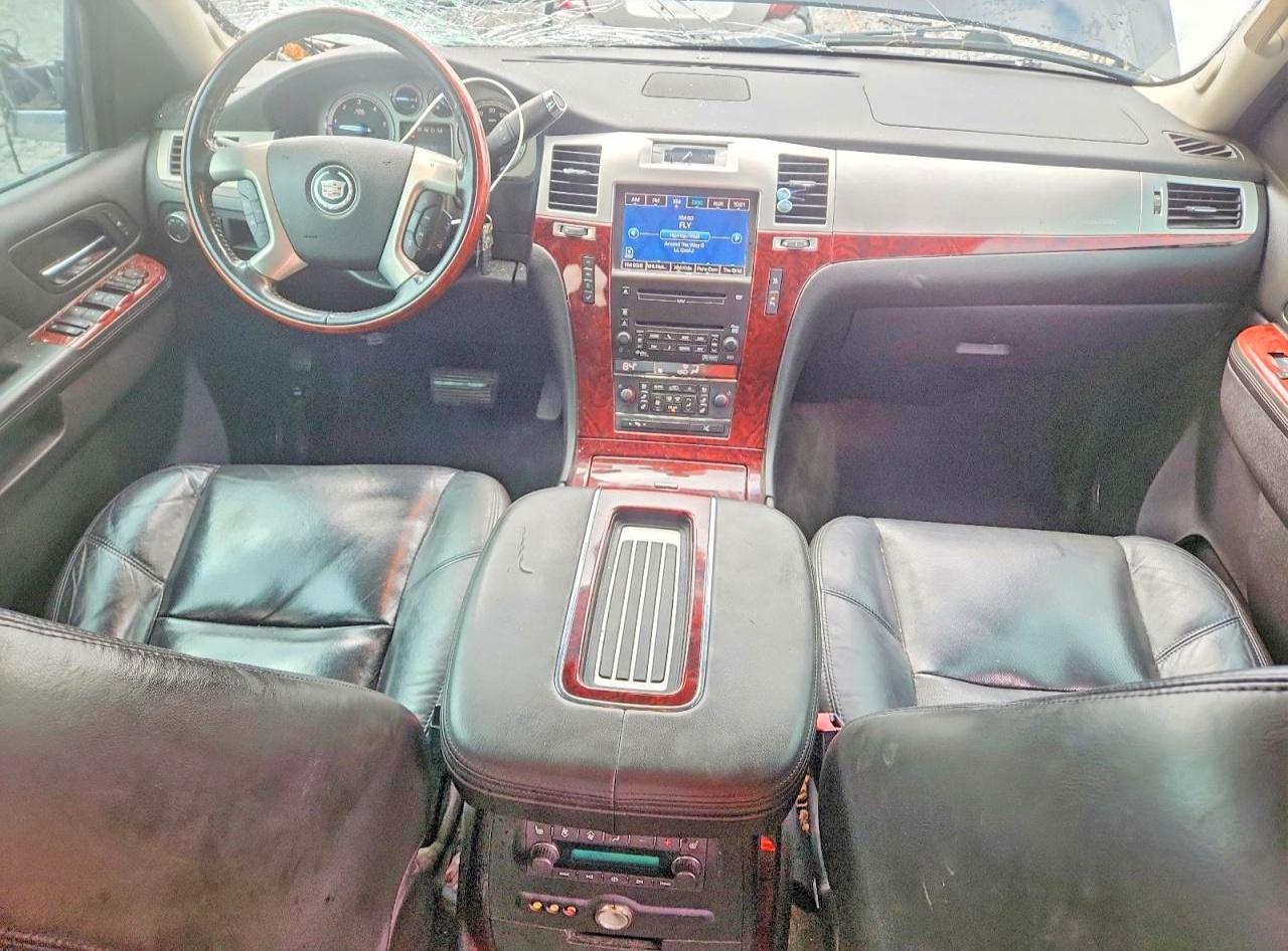 2010 Cadillac Escalade Premium Черный vin: 1GYUKCEF3AR217673