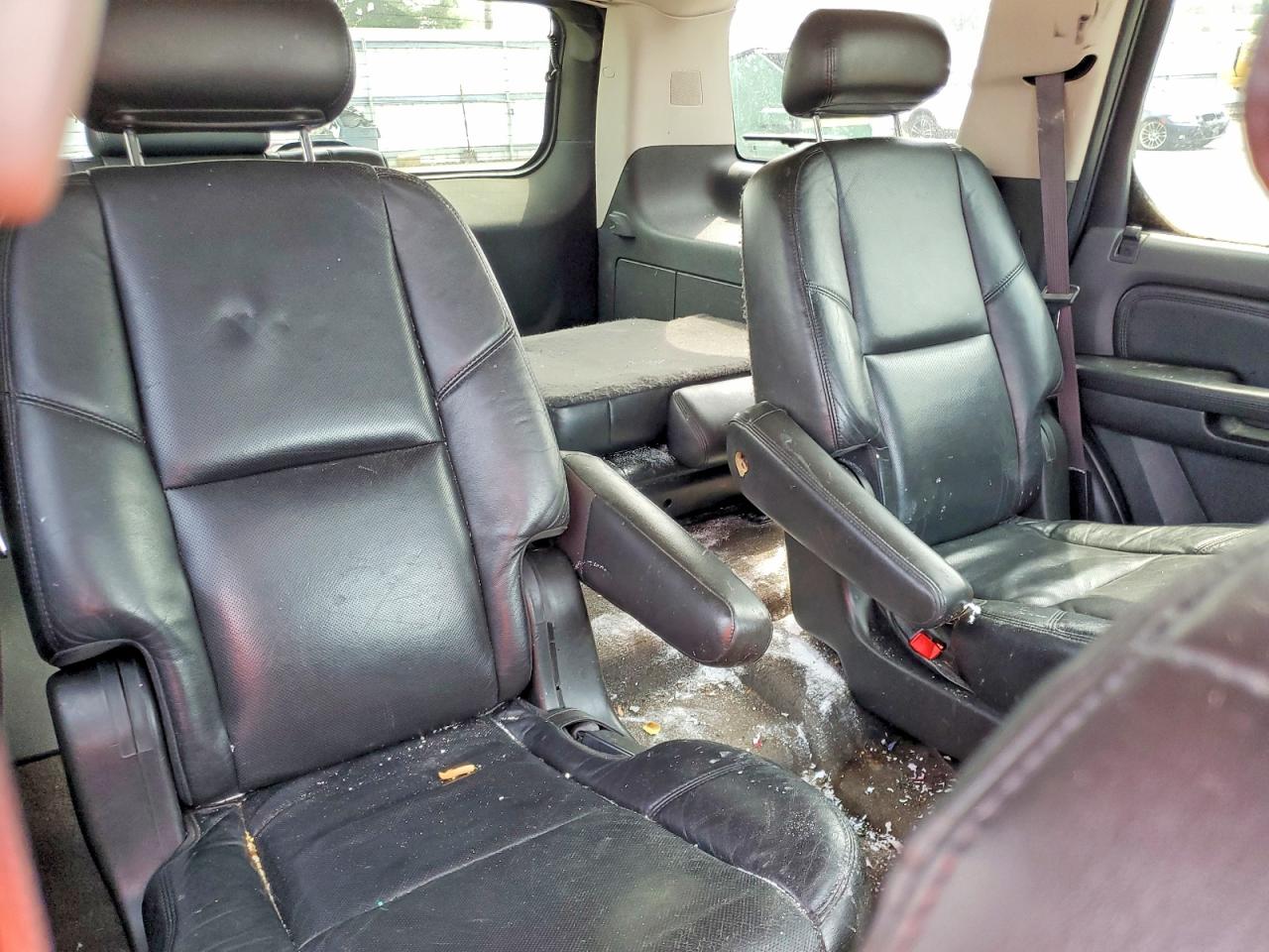 2010 Cadillac Escalade Premium Black vin: 1GYUKCEF6AR167447