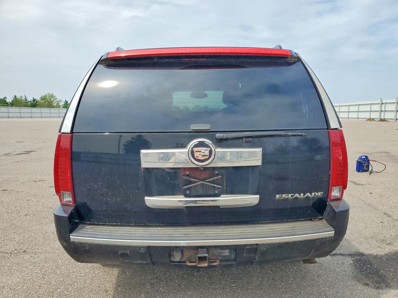 2010 Cadillac Escalade Premium Black vin: 1GYUKCEF6AR167447