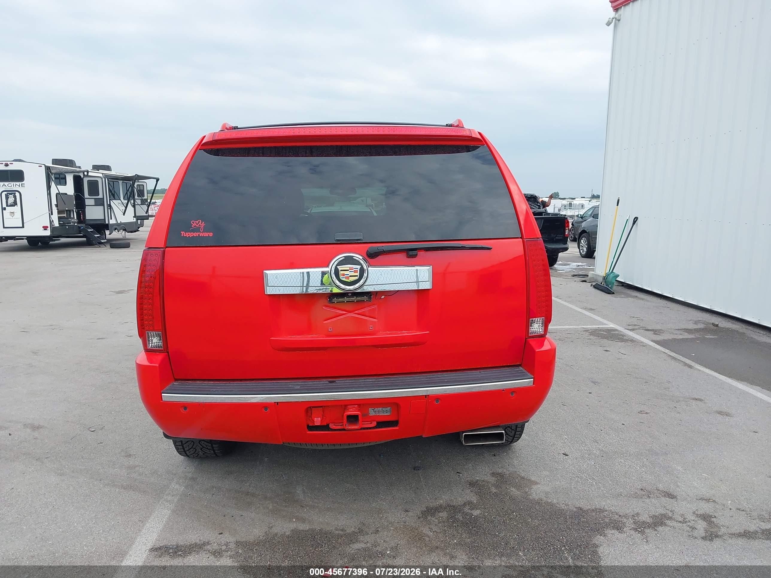 2010 Cadillac Escalade Premium Red vin: 1GYUKCEF7AR172981